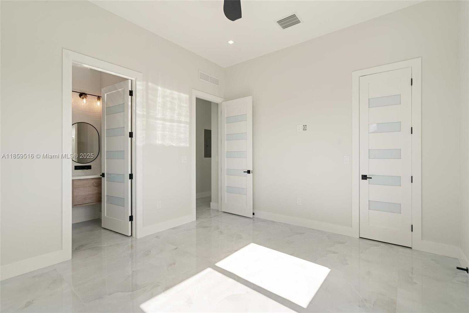 Small Image of 862 CARDINAL LN, Key Largo Number 24