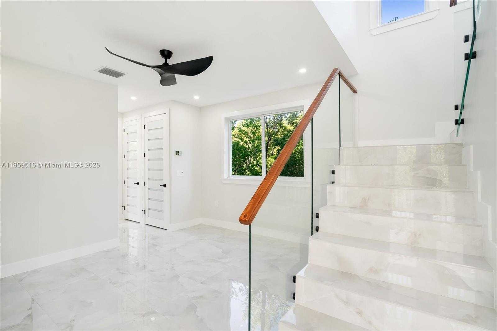 Small Image of 862 CARDINAL LN, Key Largo Number 28