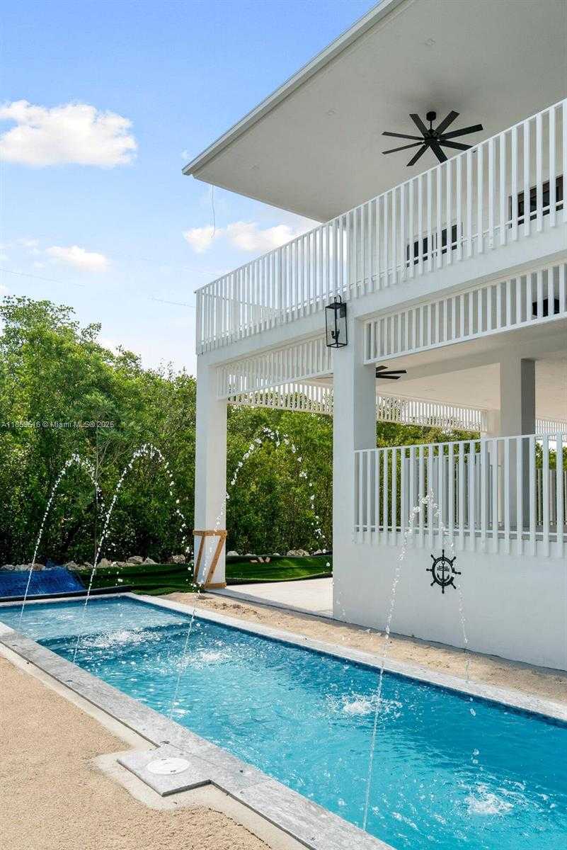 Small Image of 862 CARDINAL LN, Key Largo Number 35