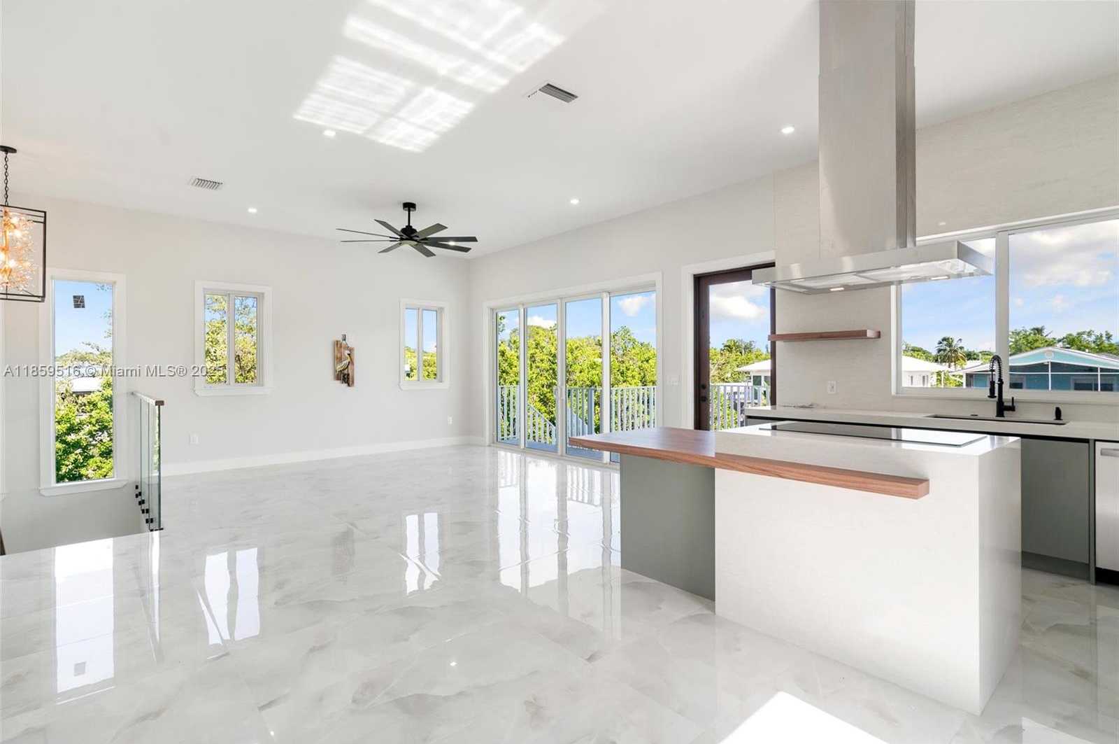 Small Image of 862 CARDINAL LN, Key Largo Number 8