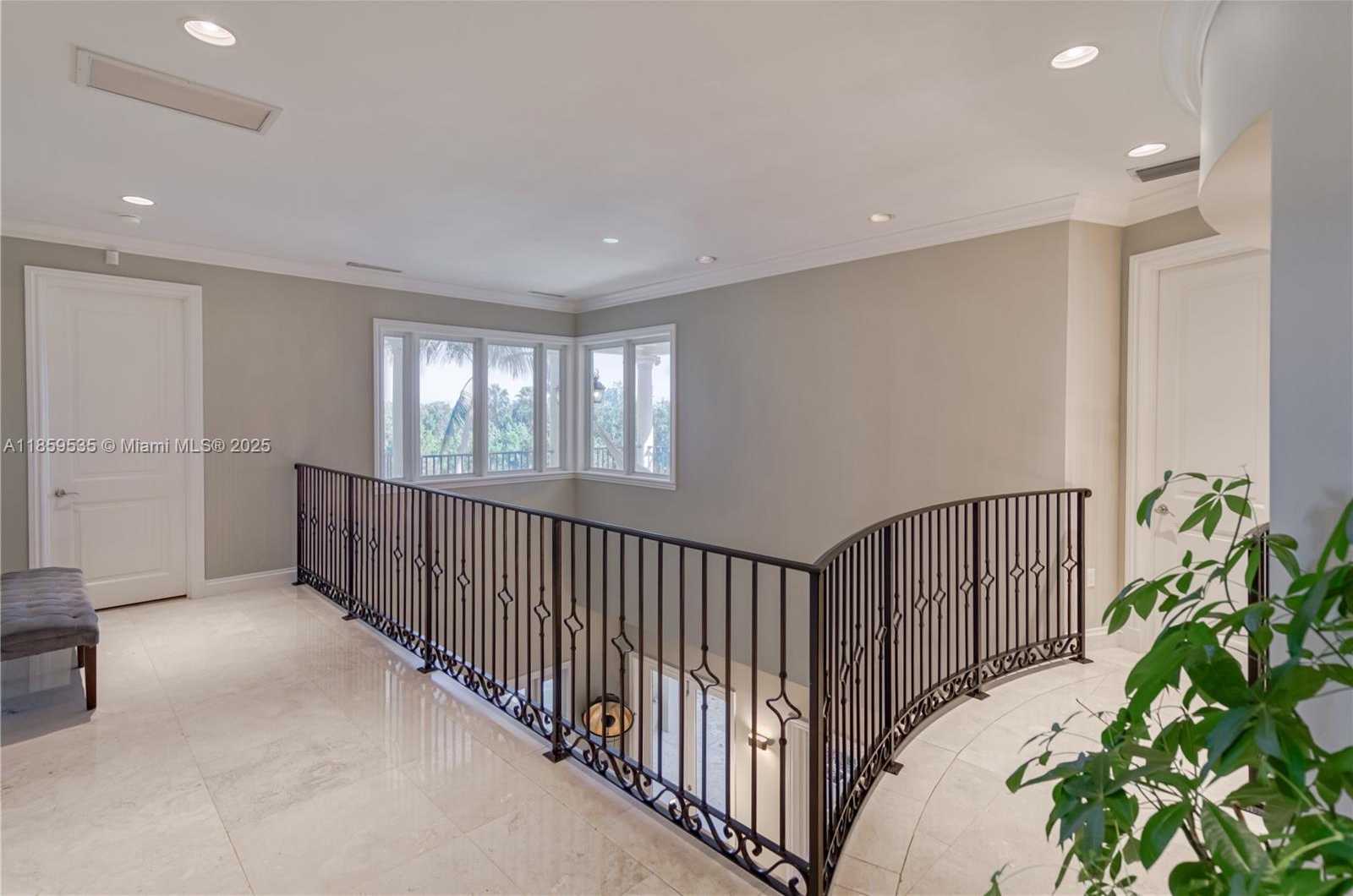 Small Image of 13681 DEERING BAY DR, Coral Gables Number 16