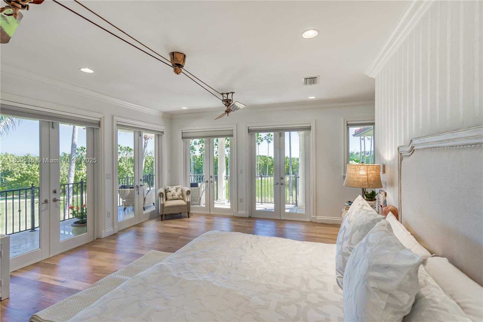Small Image of 13681 DEERING BAY DR, Coral Gables Number 17