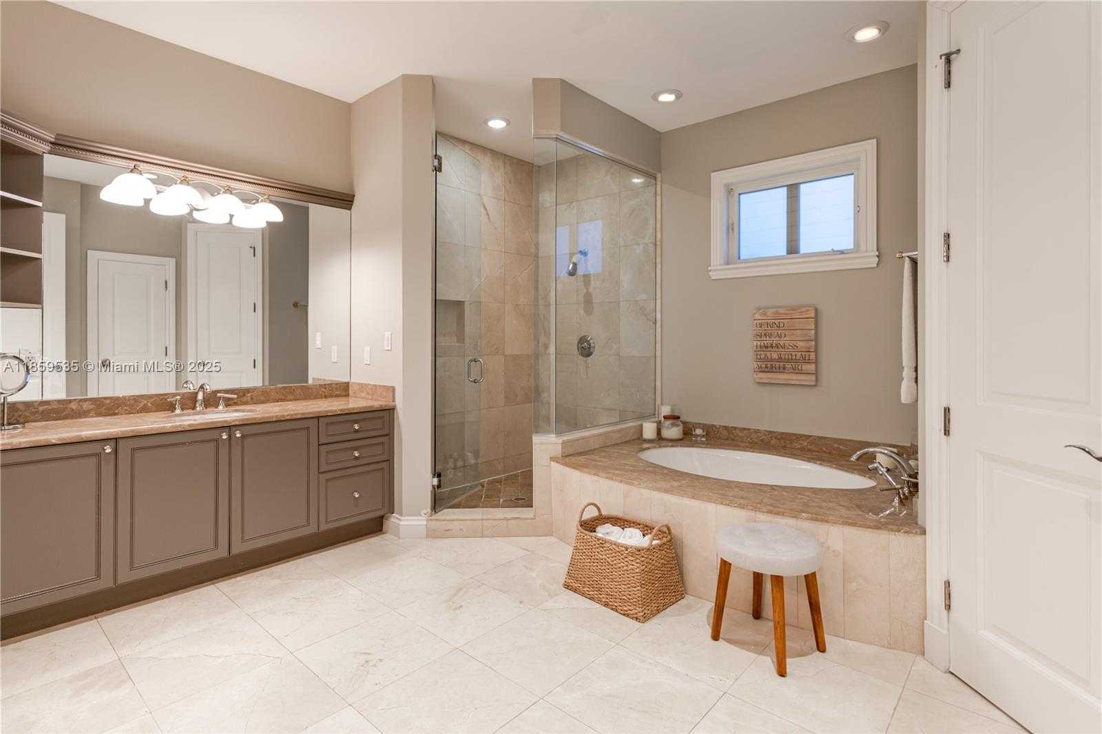 Small Image of 13681 DEERING BAY DR, Coral Gables Number 23