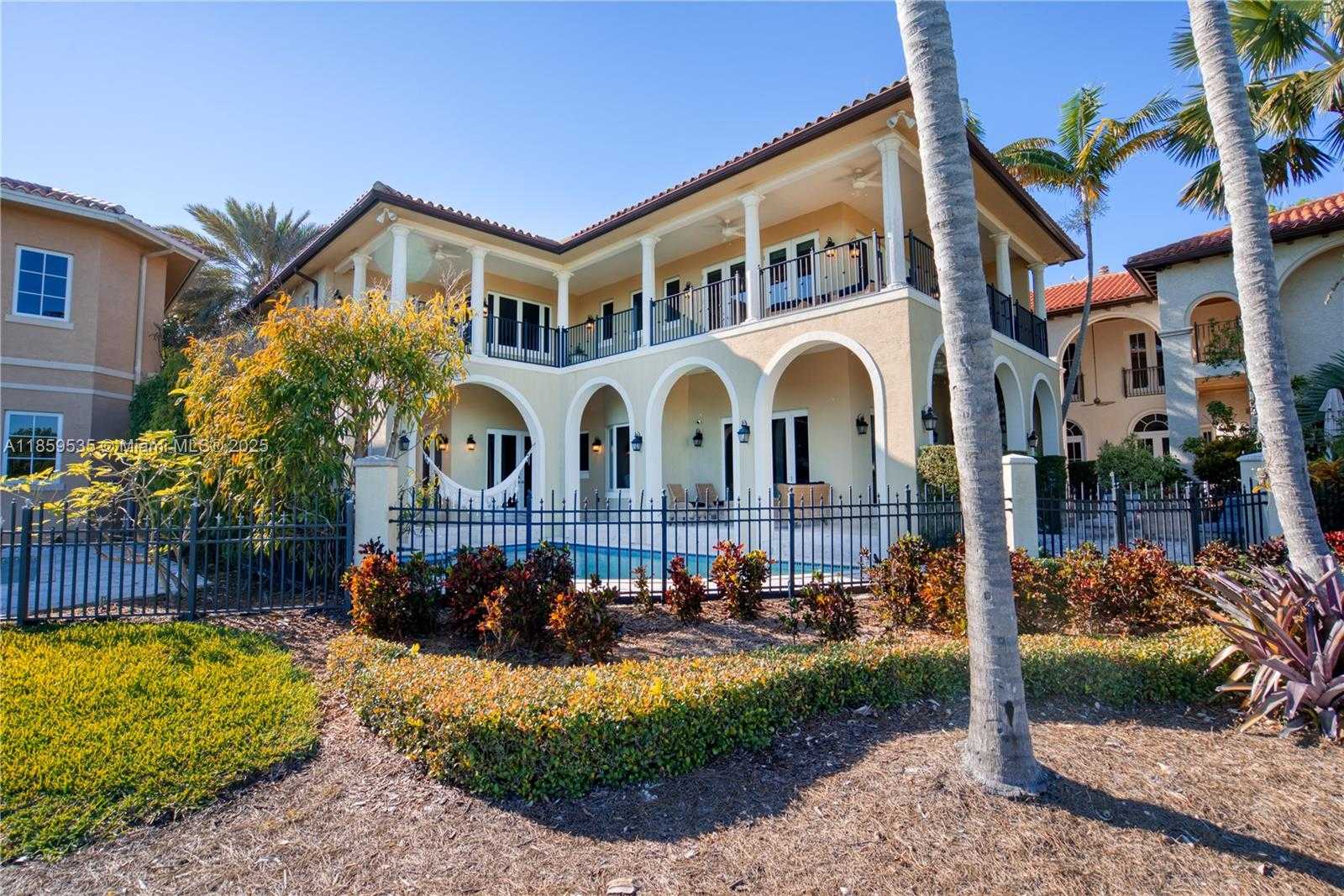 Small Image of 13681 DEERING BAY DR, Coral Gables Number 32