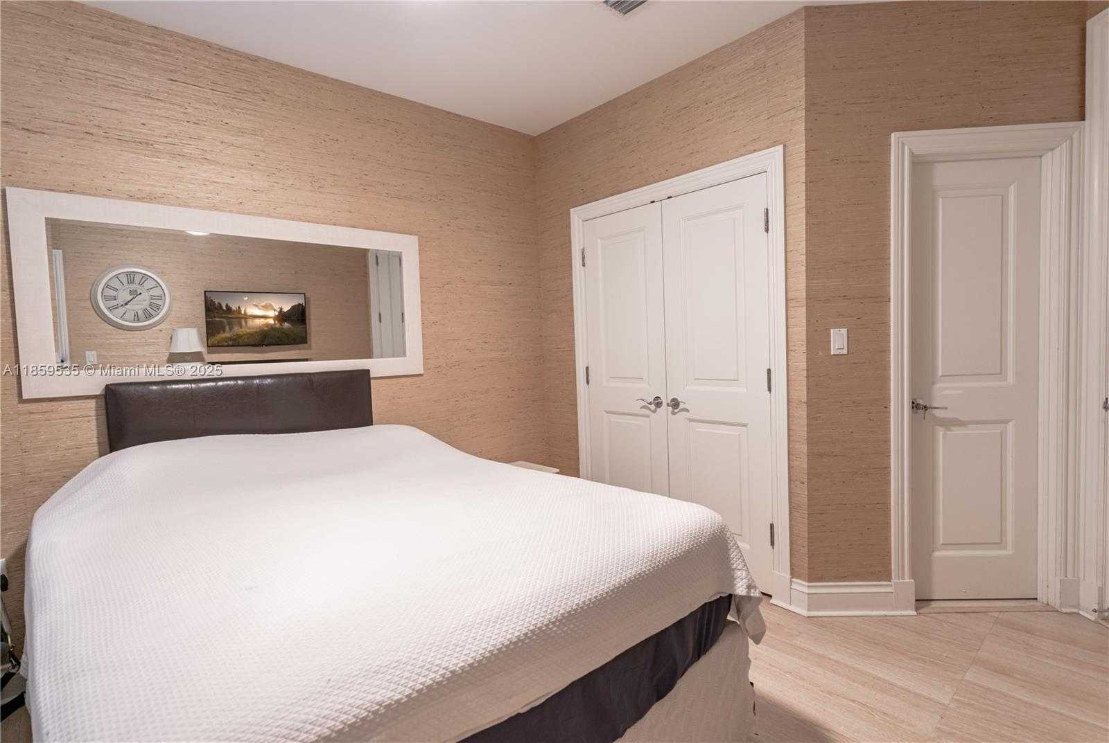Small Image of 13681 DEERING BAY DR, Coral Gables Number 33
