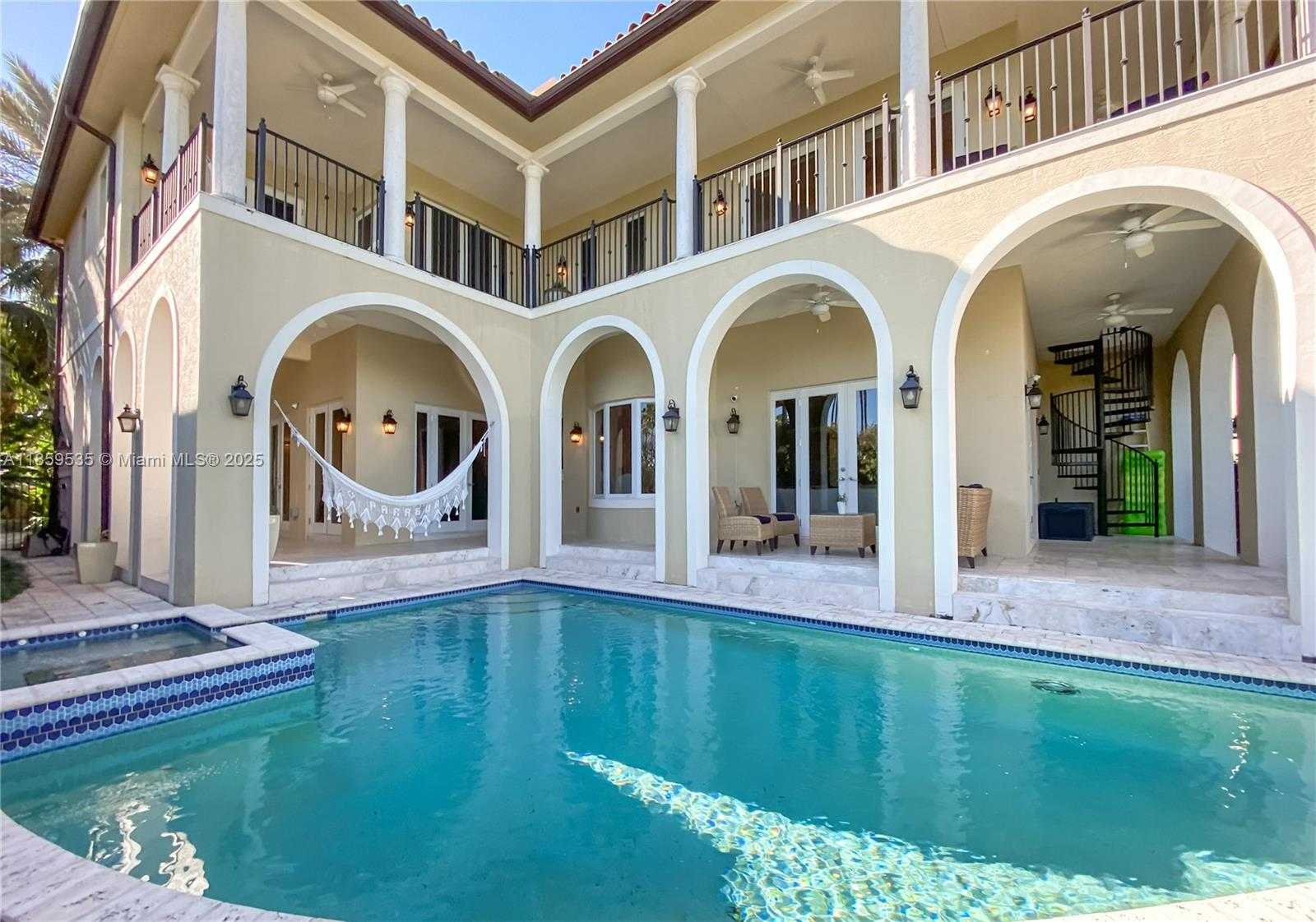 Small Image of 13681 DEERING BAY DR, Coral Gables Number 39