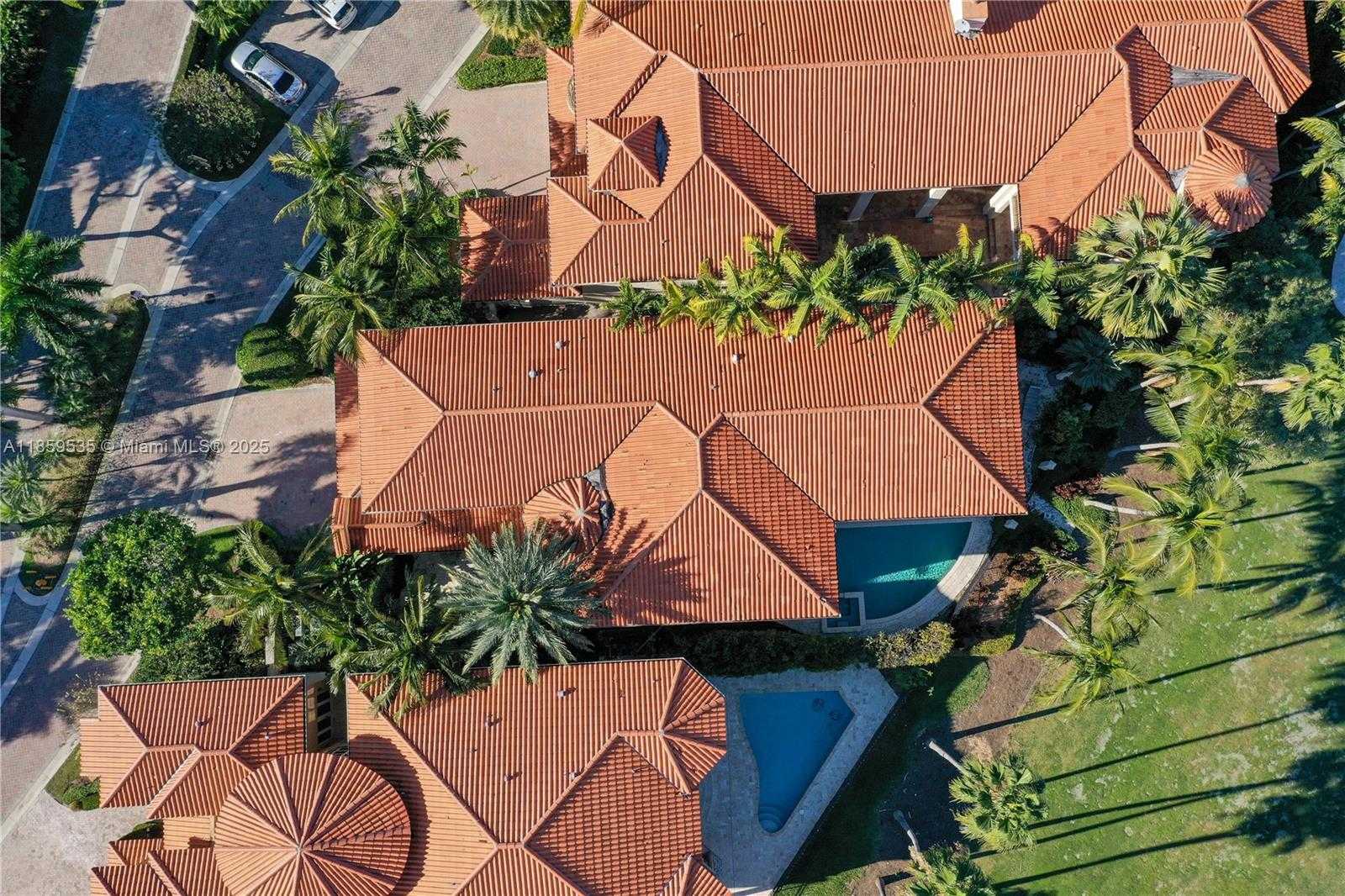 Small Image of 13681 DEERING BAY DR, Coral Gables Number 41