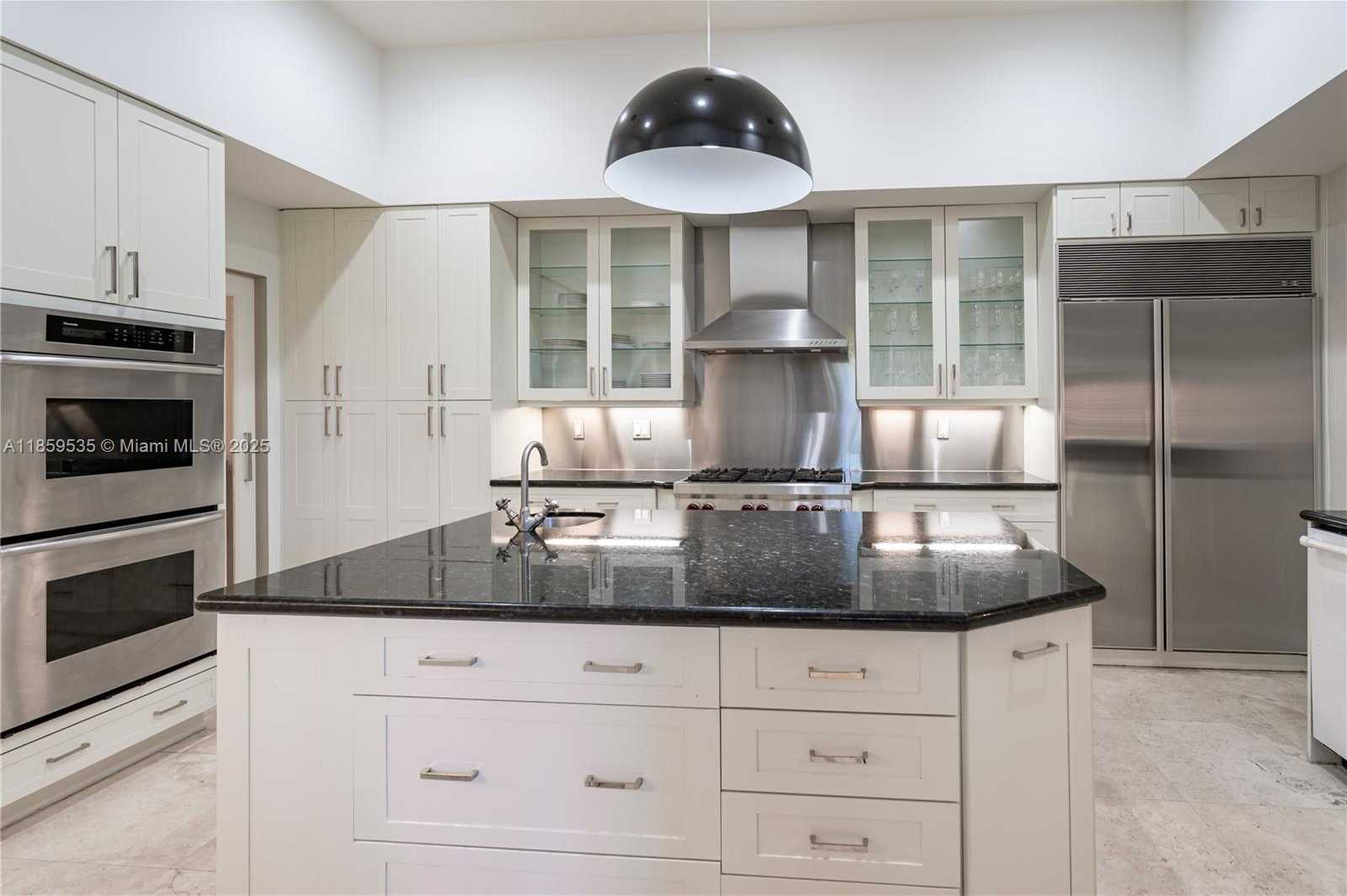 Small Image of 13681 DEERING BAY DR, Coral Gables Number 9