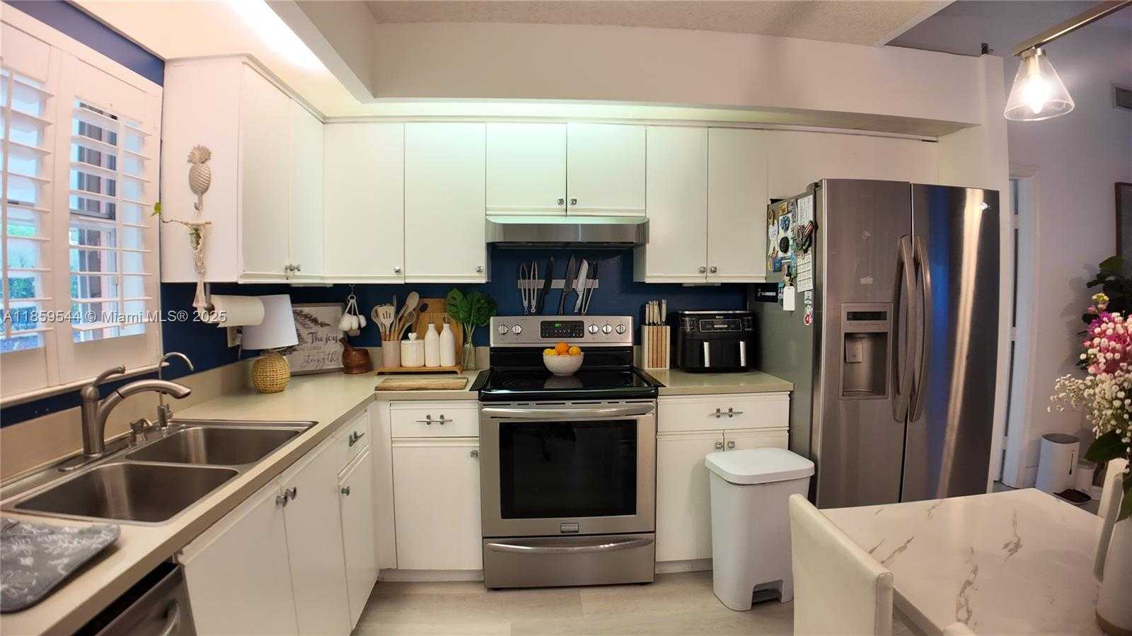 Small Image of 677 SOUTH EAST 22ND DR, Homestead Number 12