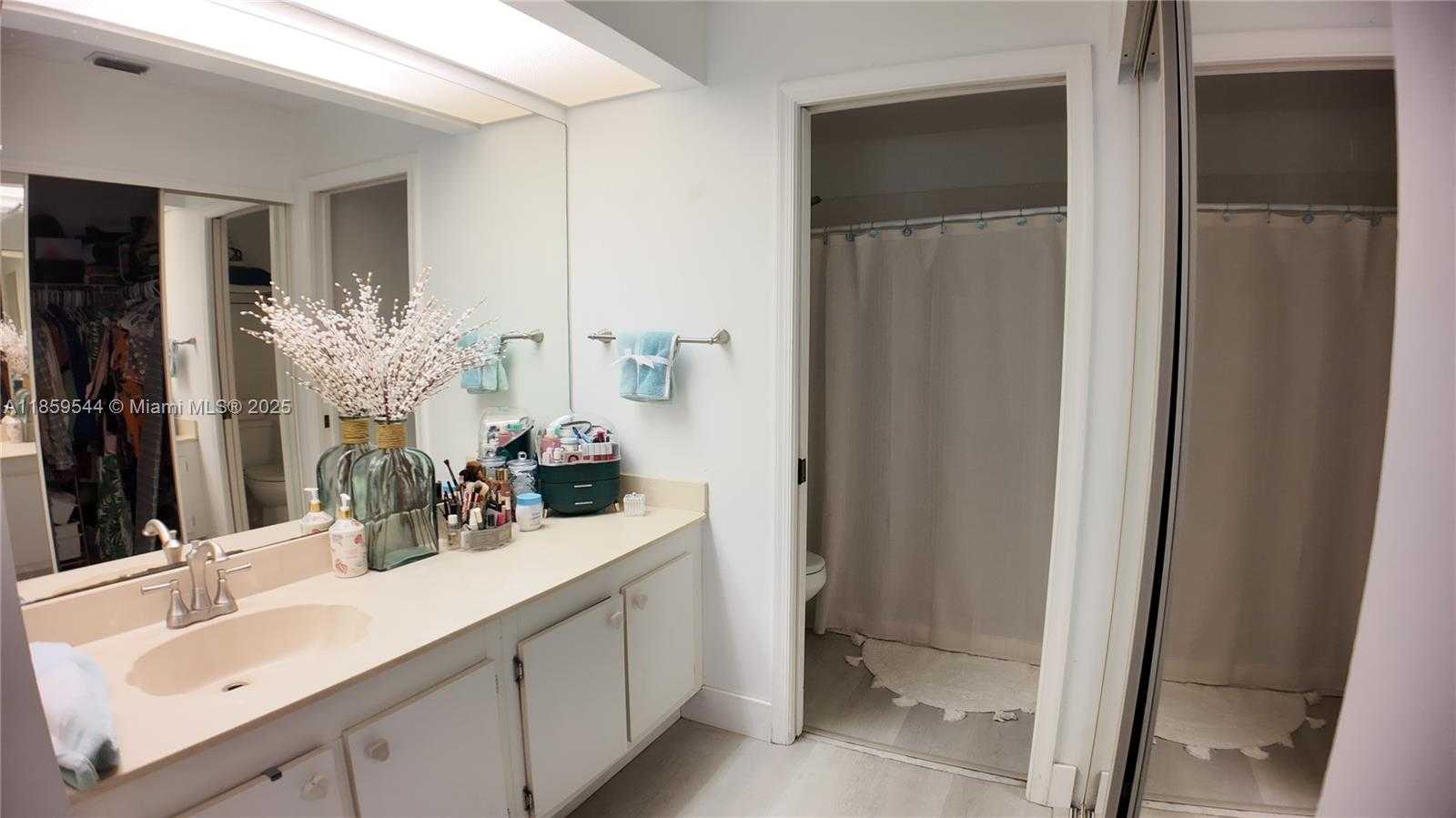 Small Image of 677 SOUTH EAST 22ND DR, Homestead Number 17