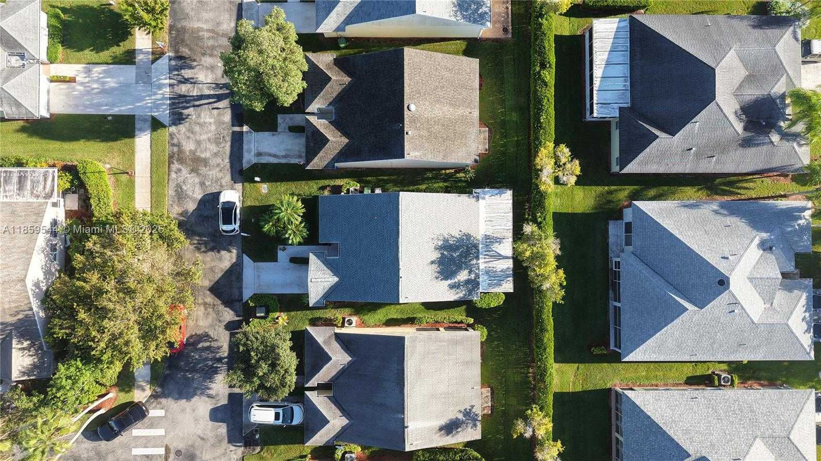 Small Image of 677 SOUTH EAST 22ND DR, Homestead Number 2