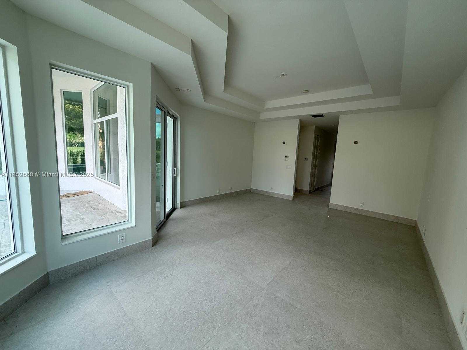 Small Image of 2523 MONTCLAIRE CIR, Weston Number 6