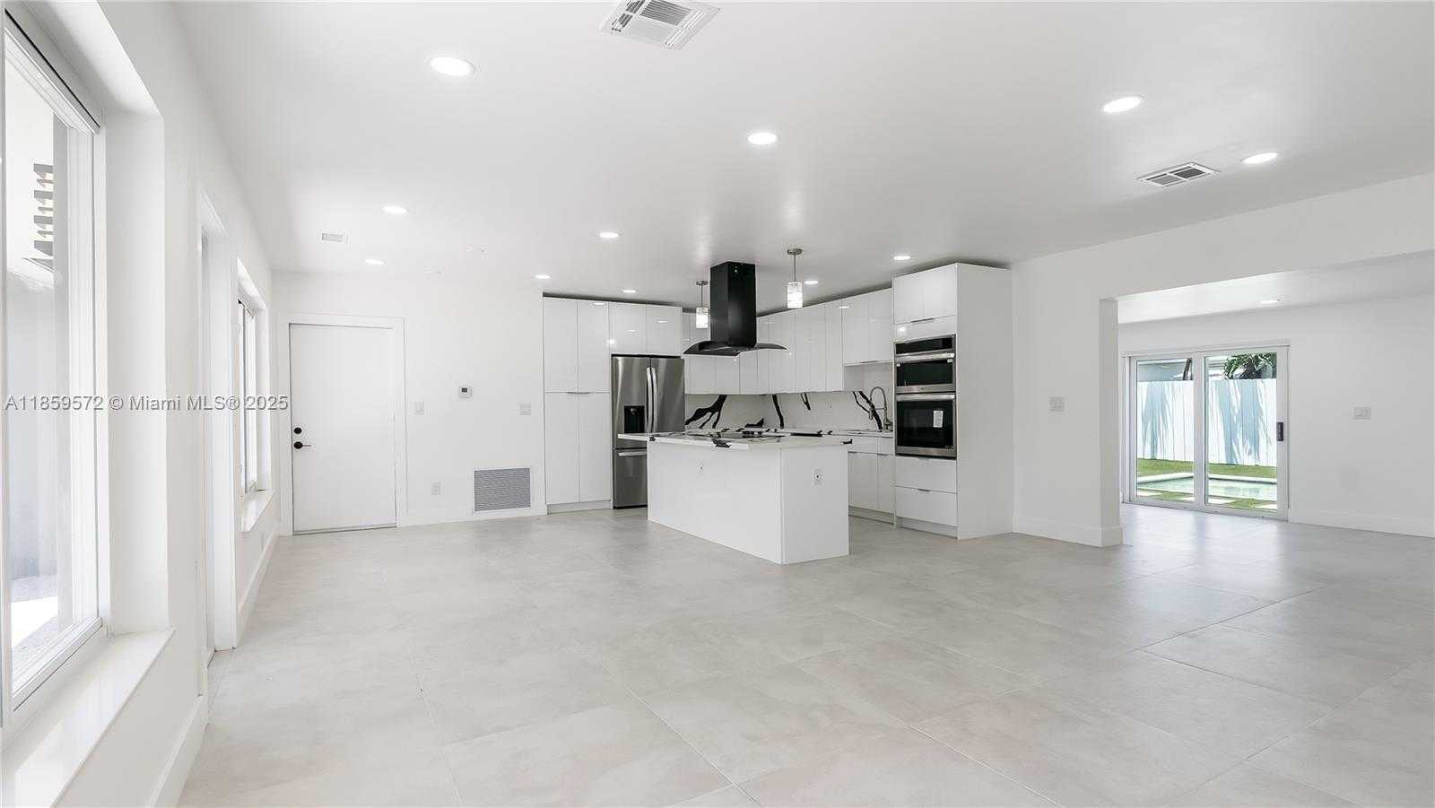 Small Image of 1611 NORTH EAST 40TH PL, Oakland Park Number 4