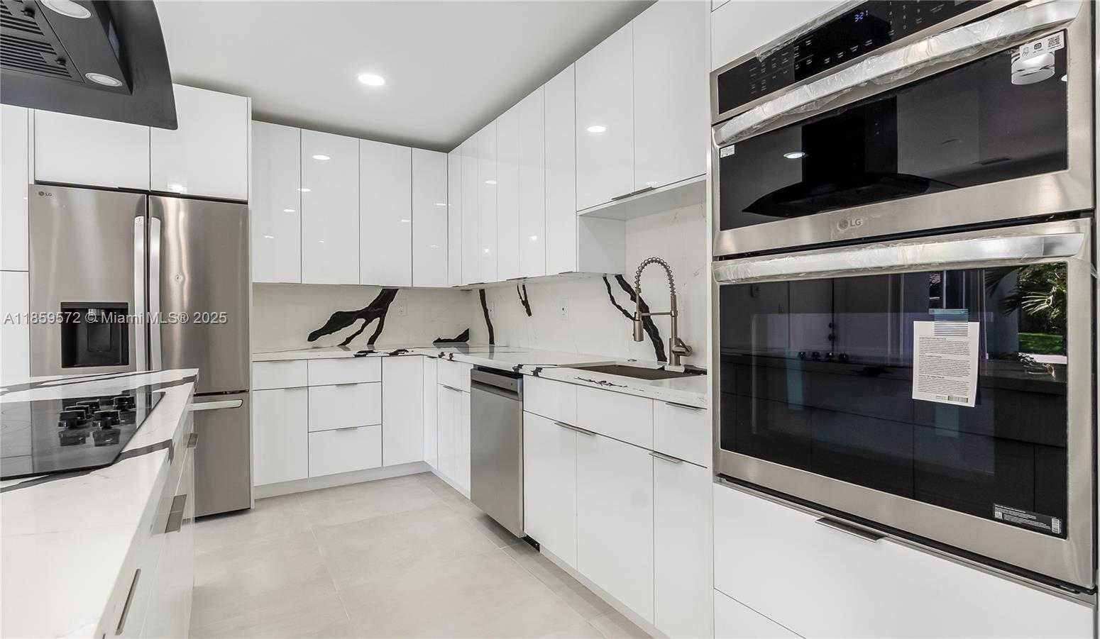Small Image of 1611 NORTH EAST 40TH PL, Oakland Park Number 6