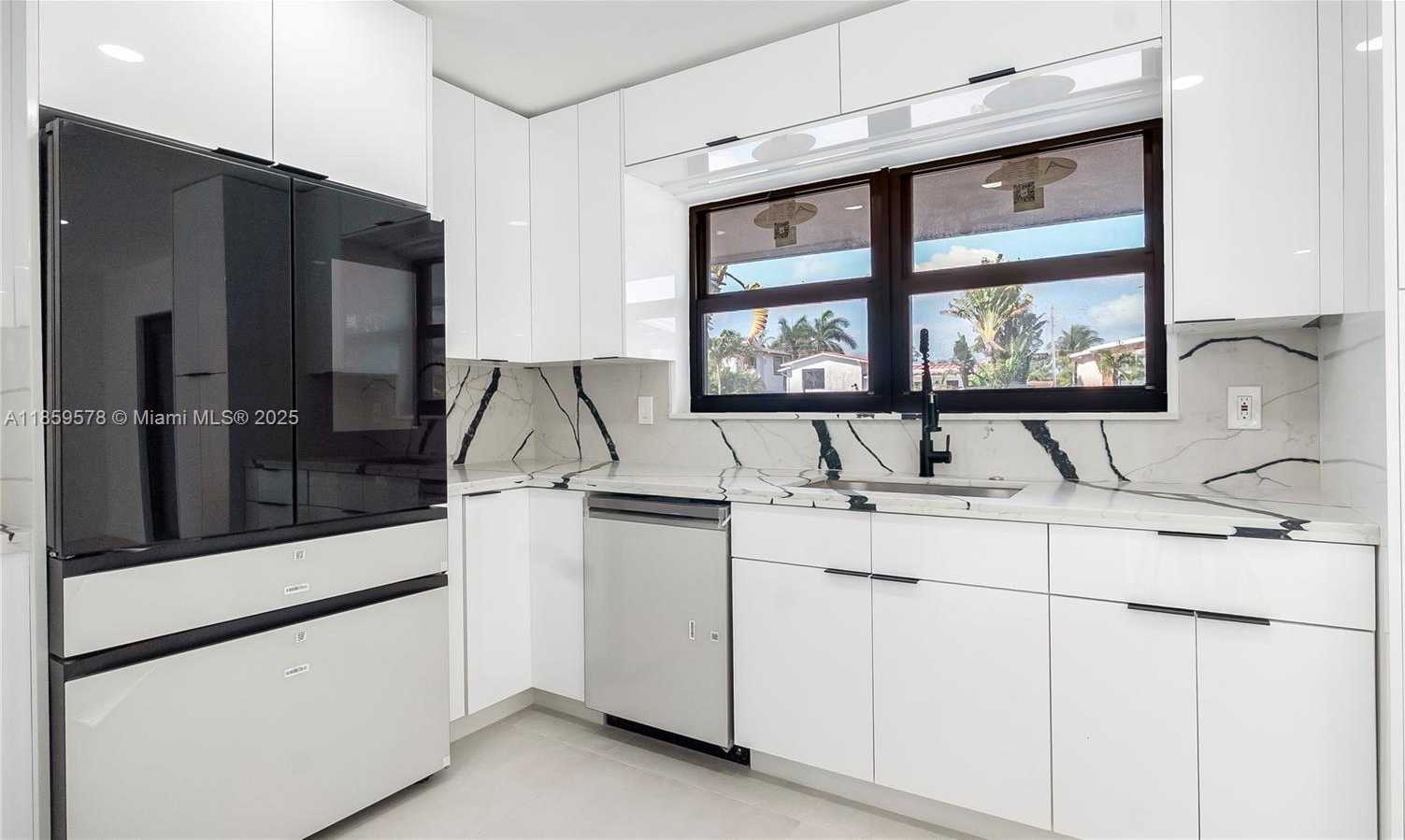 Small Image of 2417 NORTH EAST 18TH AVE, Wilton Manors Number 10