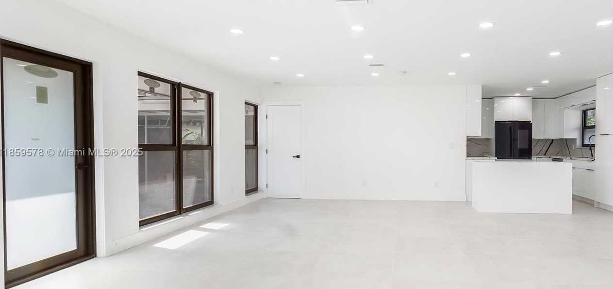 Small Image of 2417 NORTH EAST 18TH AVE, Wilton Manors Number 12