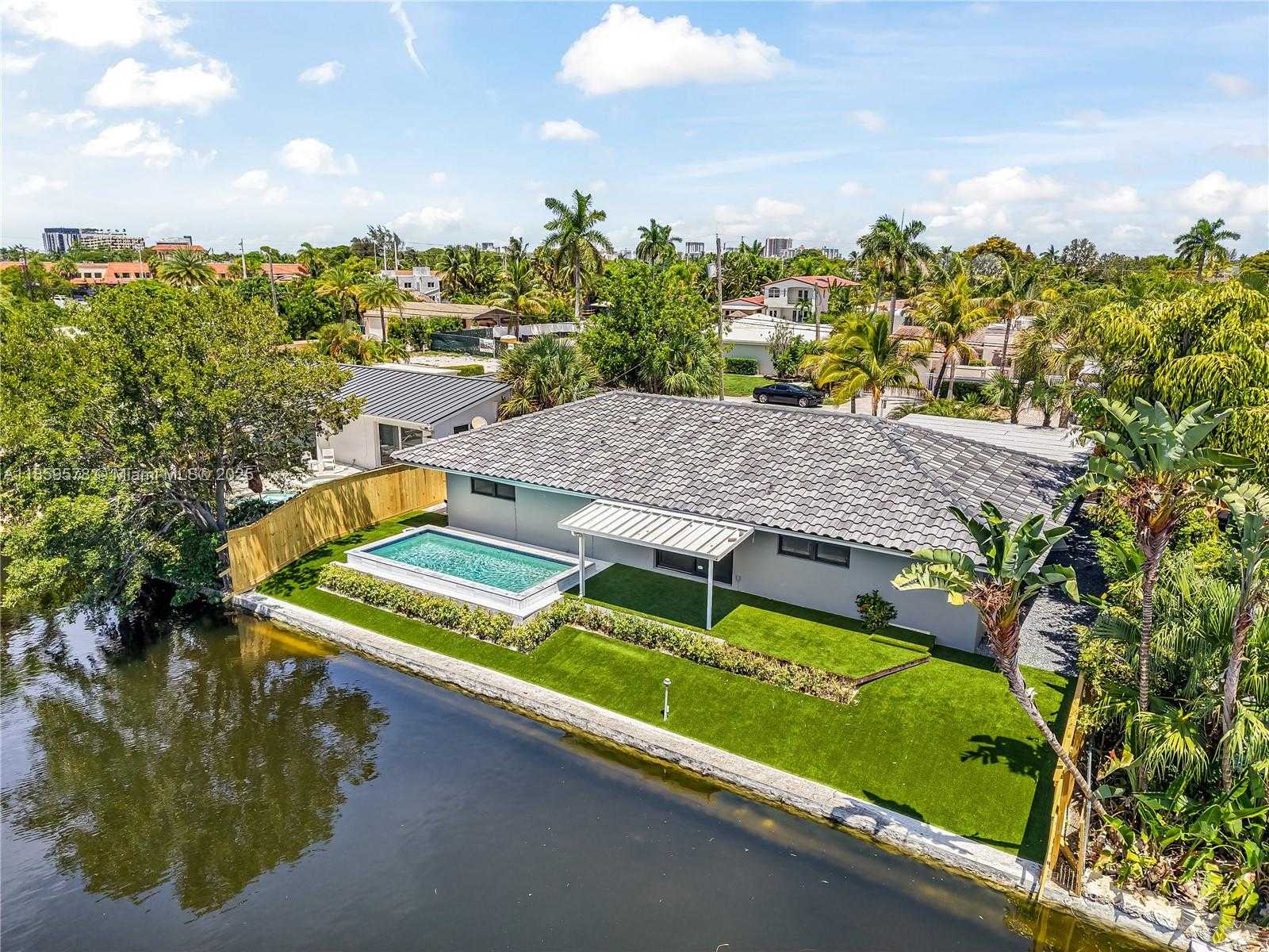 Small Image of 2417 NORTH EAST 18TH AVE, Wilton Manors Number 24
