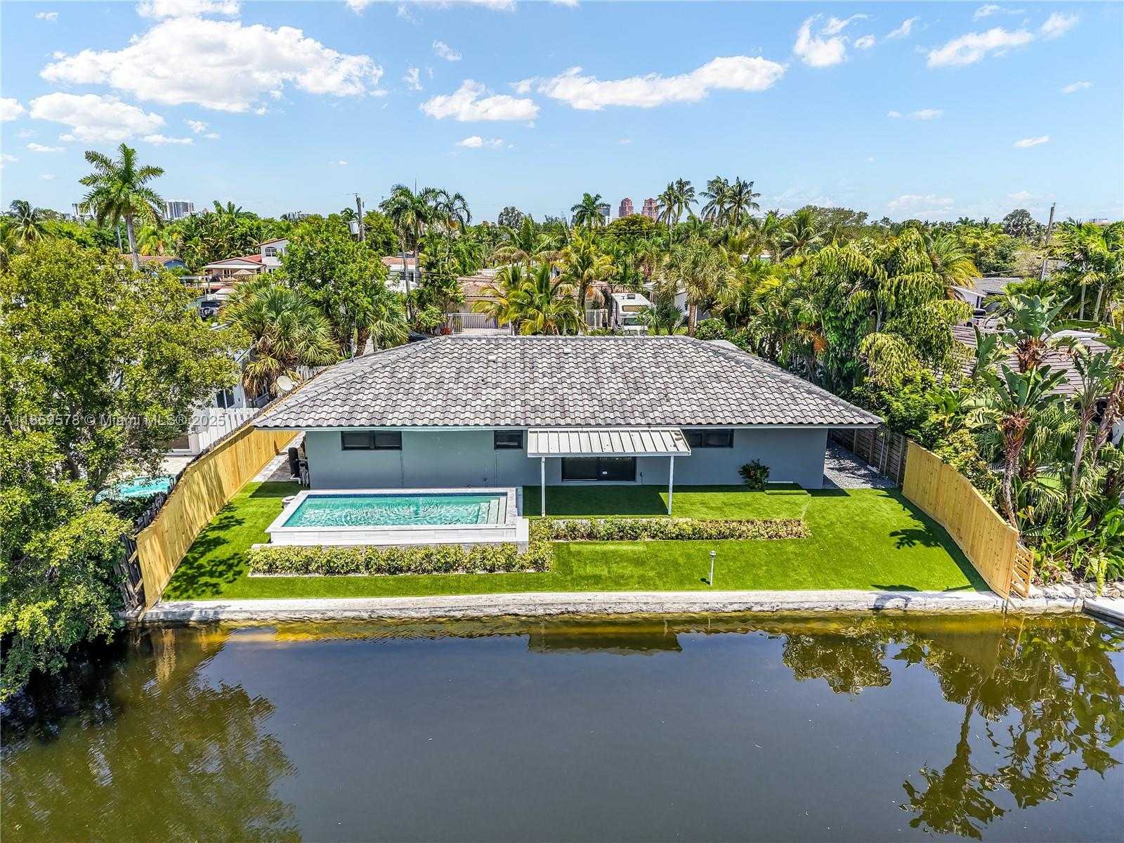 Small Image of 2417 NORTH EAST 18TH AVE, Wilton Manors Number 25