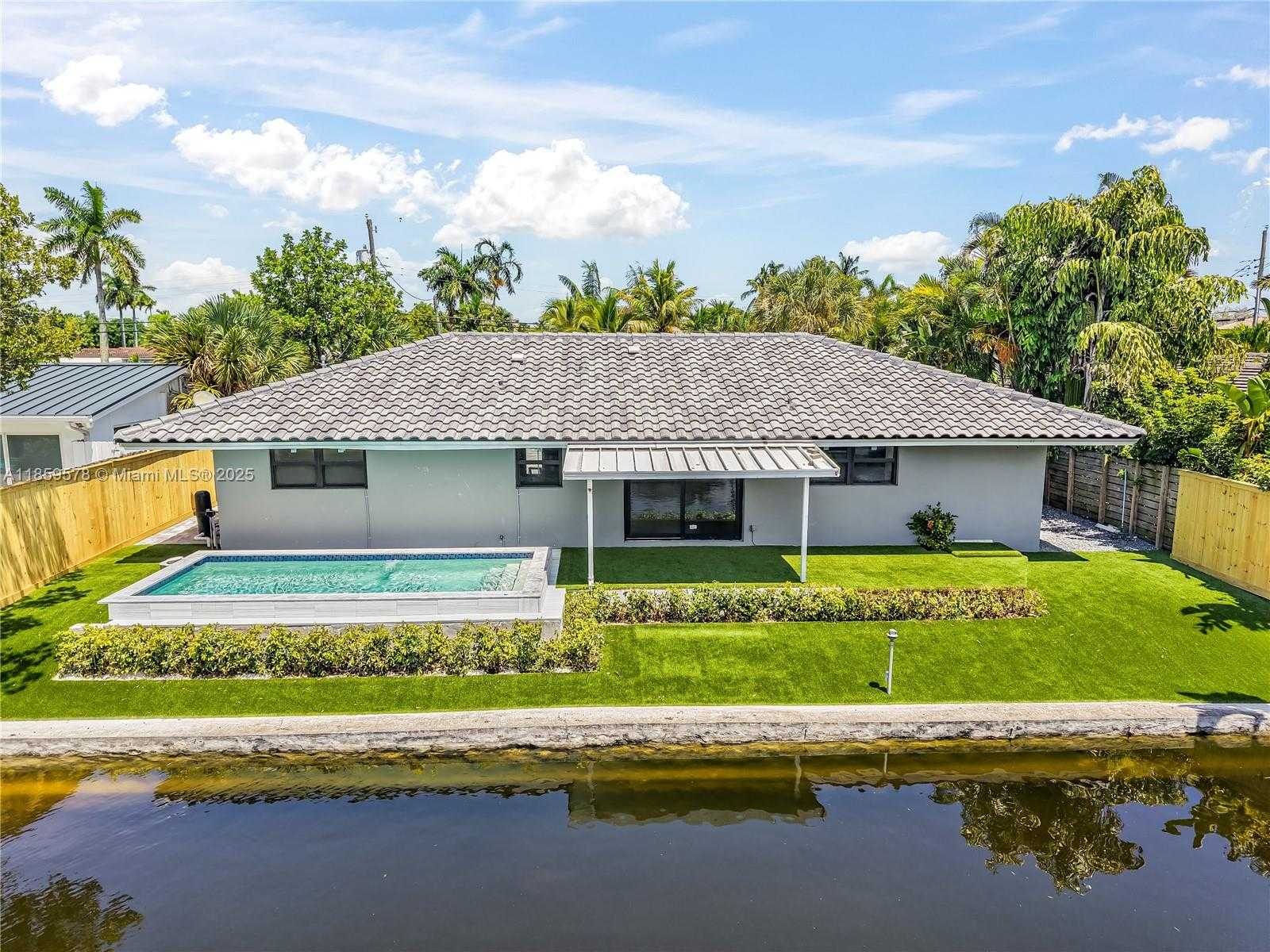 Small Image of 2417 NORTH EAST 18TH AVE, Wilton Manors Number 26
