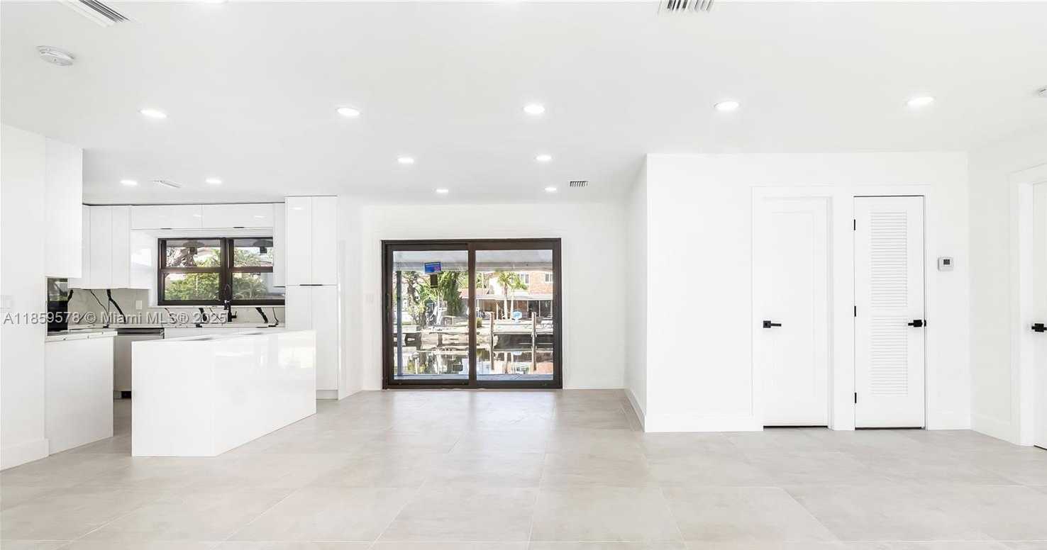 Small Image of 2417 NORTH EAST 18TH AVE, Wilton Manors Number 5
