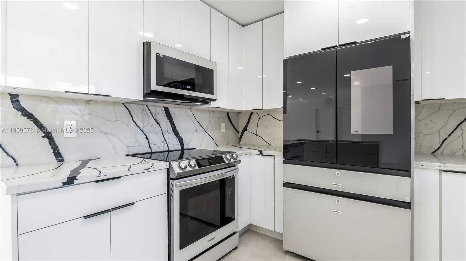 Small Image of 2417 NORTH EAST 18TH AVE, Wilton Manors Number 9