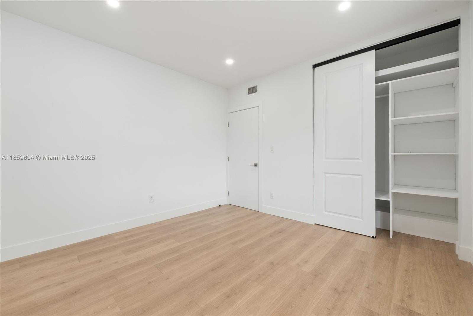 Small Image of 2811 SOUTH WEST 65TH AVE, Miami Number 12
