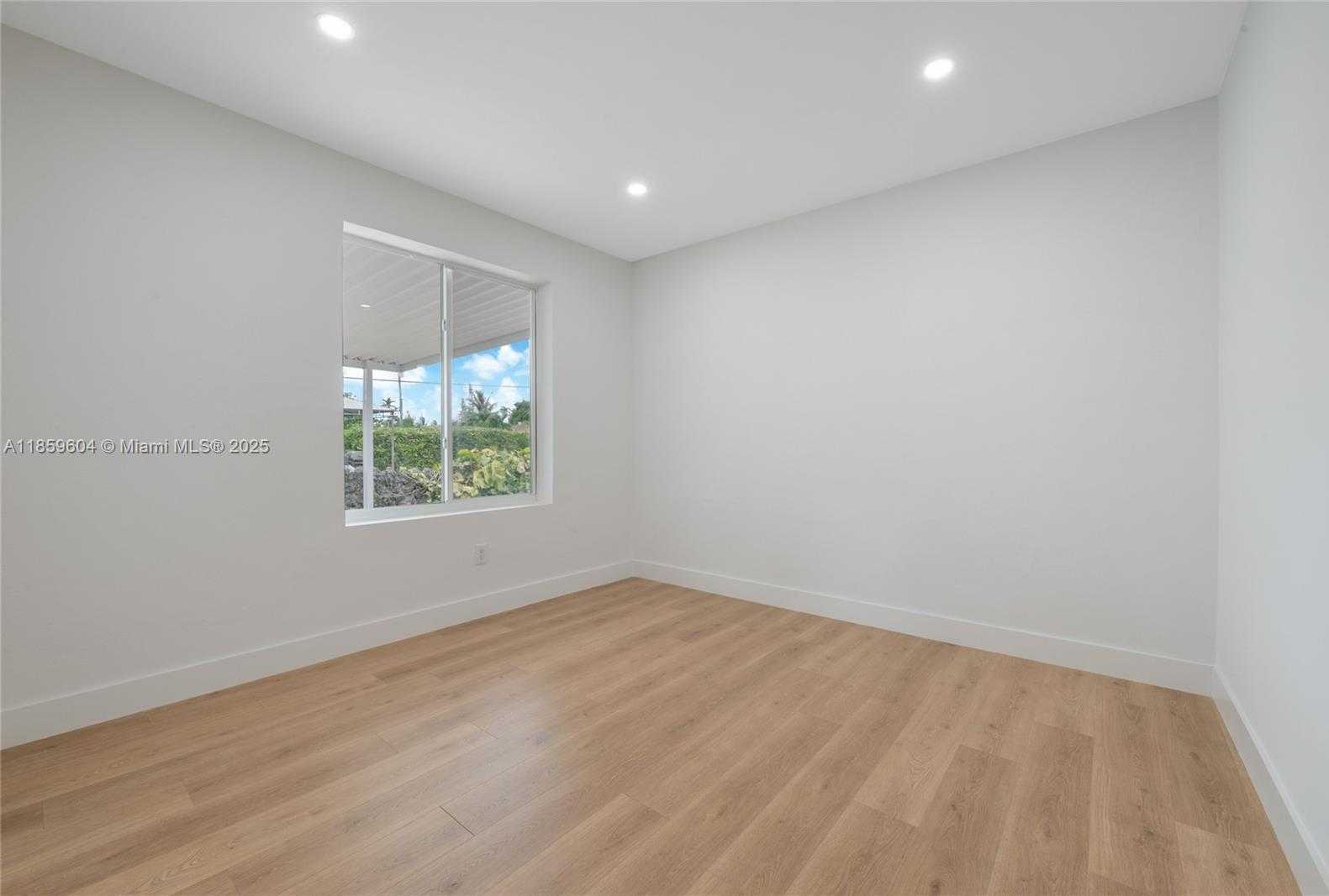 Small Image of 2811 SOUTH WEST 65TH AVE, Miami Number 13