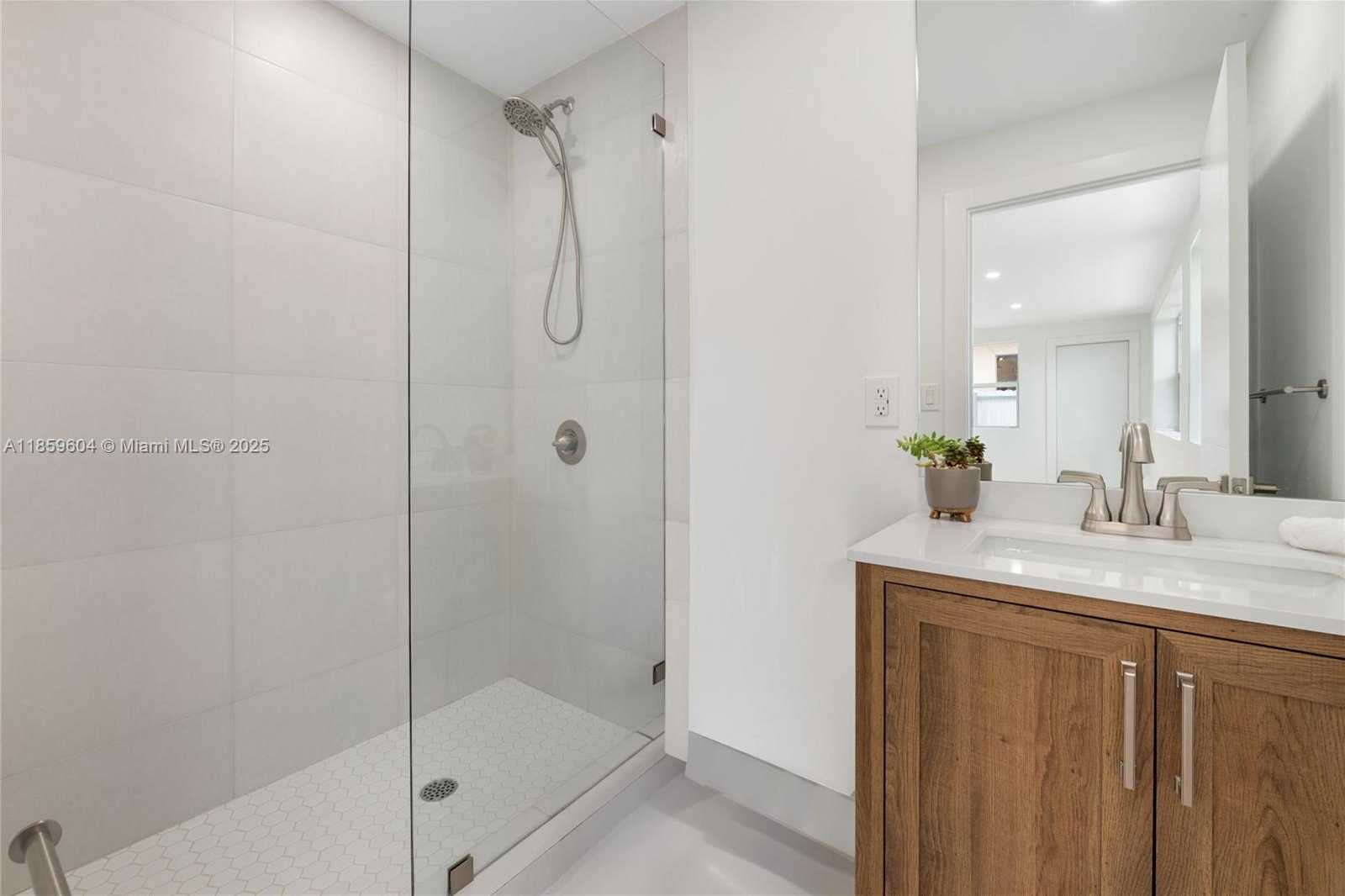 Small Image of 2811 SOUTH WEST 65TH AVE, Miami Number 15