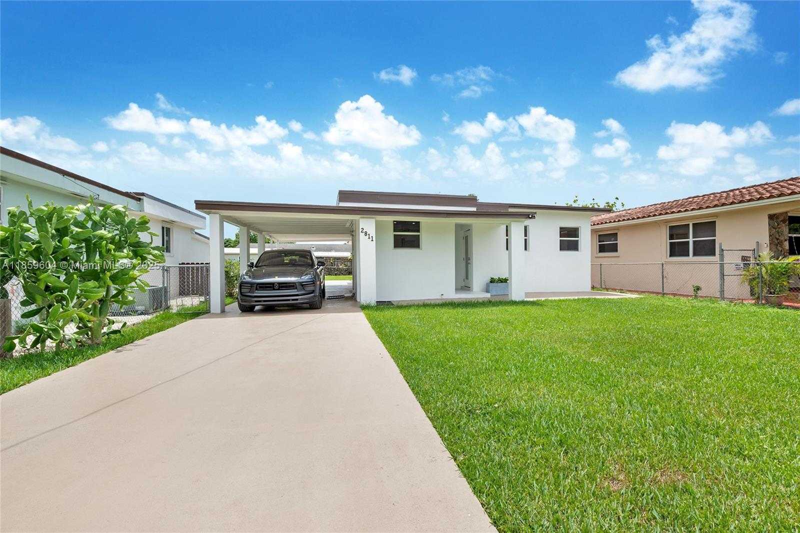 Small Image of 2811 SOUTH WEST 65TH AVE, Miami Number 2
