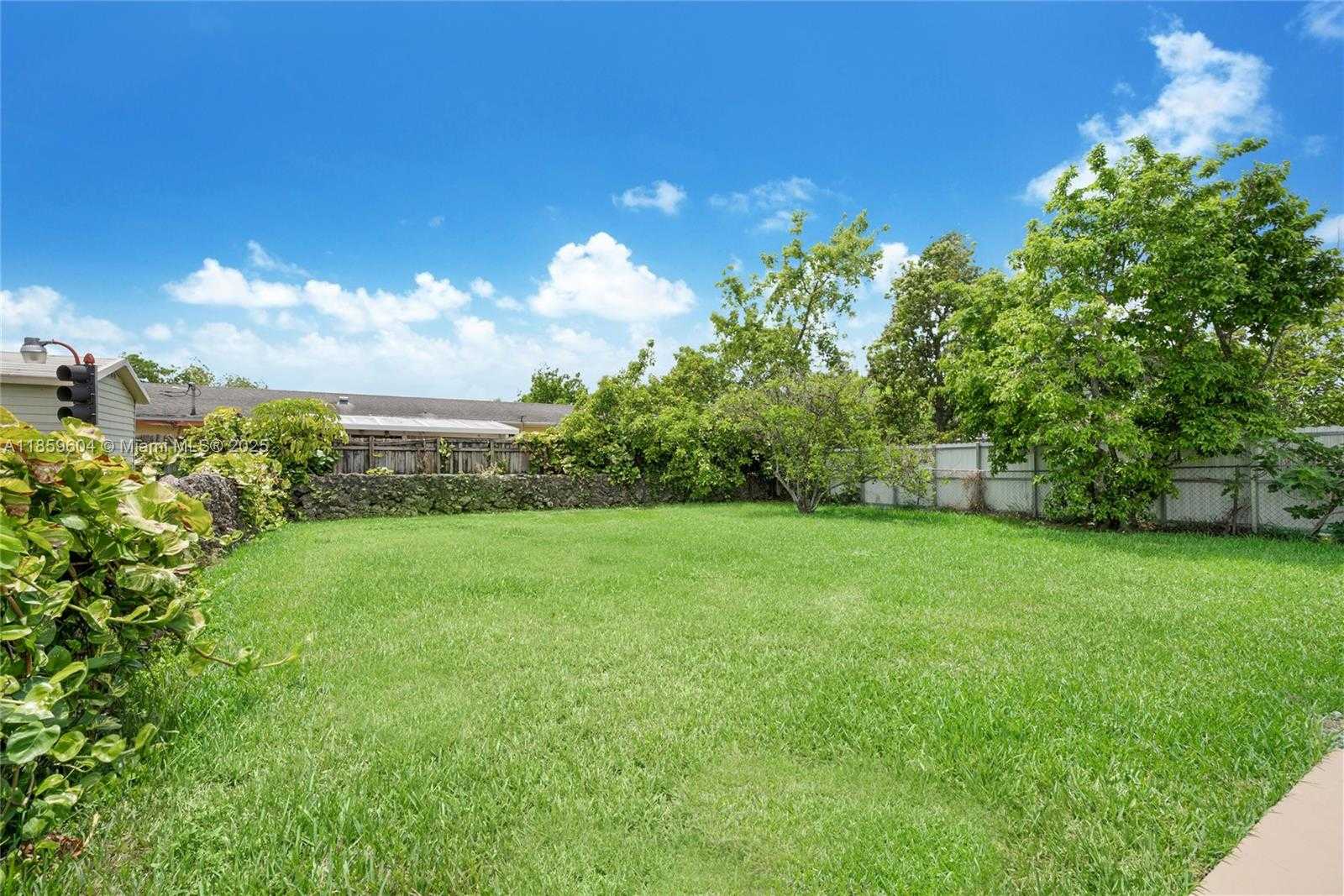 Small Image of 2811 SOUTH WEST 65TH AVE, Miami Number 24