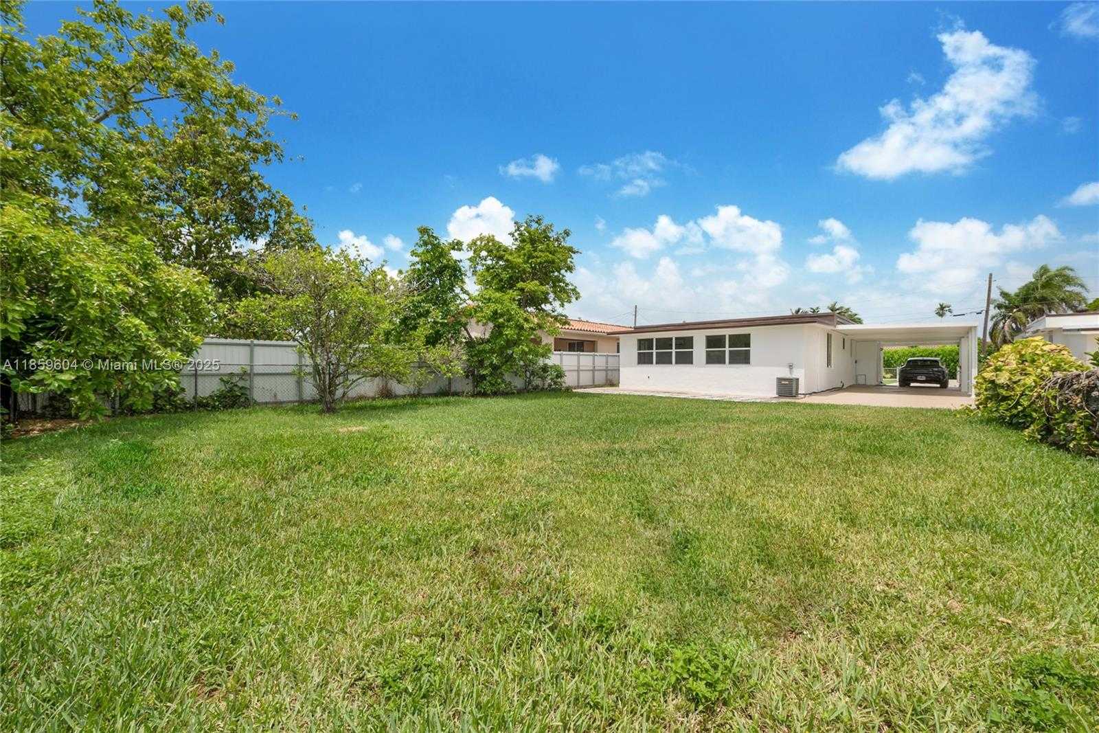 Small Image of 2811 SOUTH WEST 65TH AVE, Miami Number 29