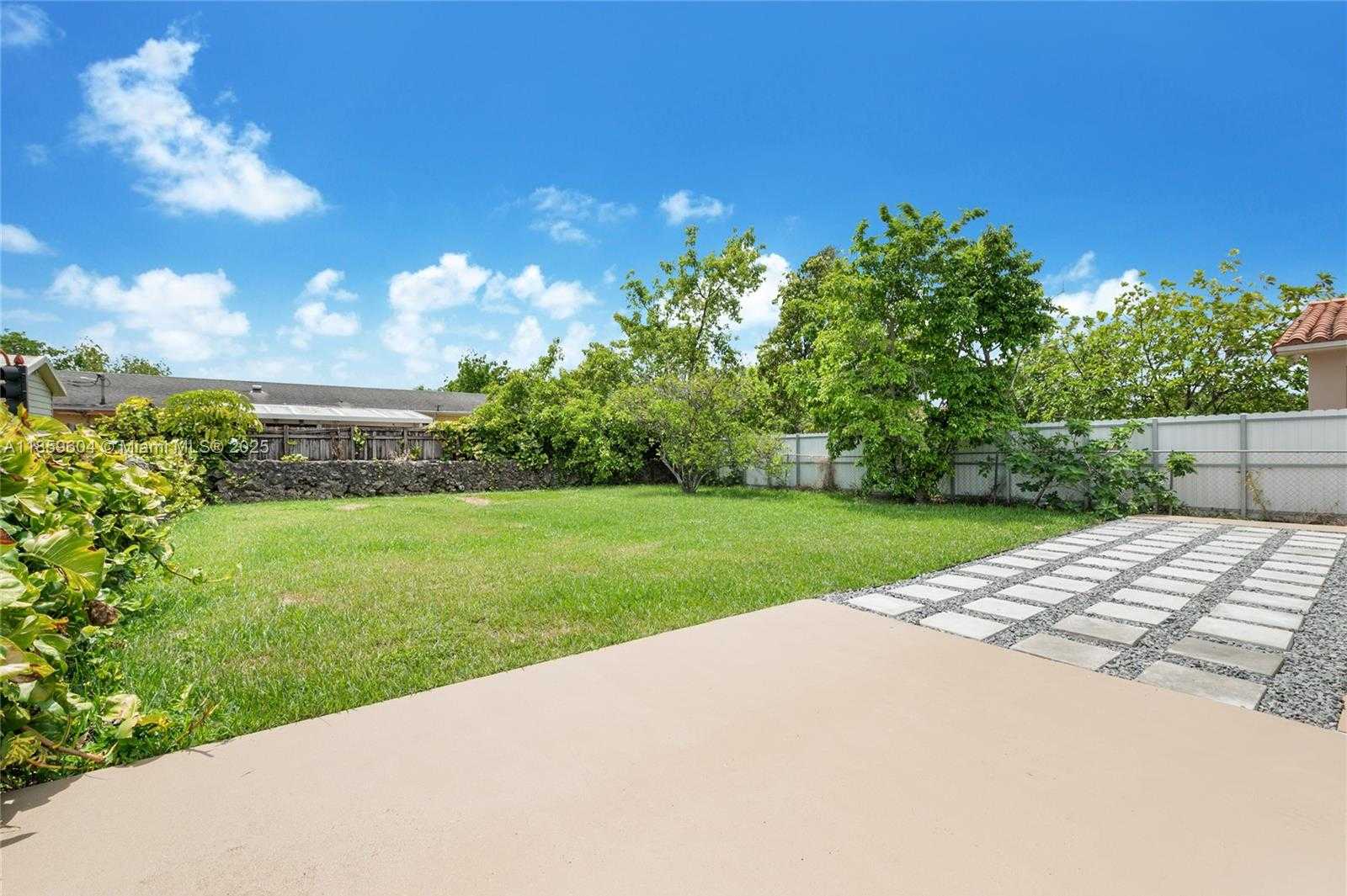 Small Image of 2811 SOUTH WEST 65TH AVE, Miami Number 30