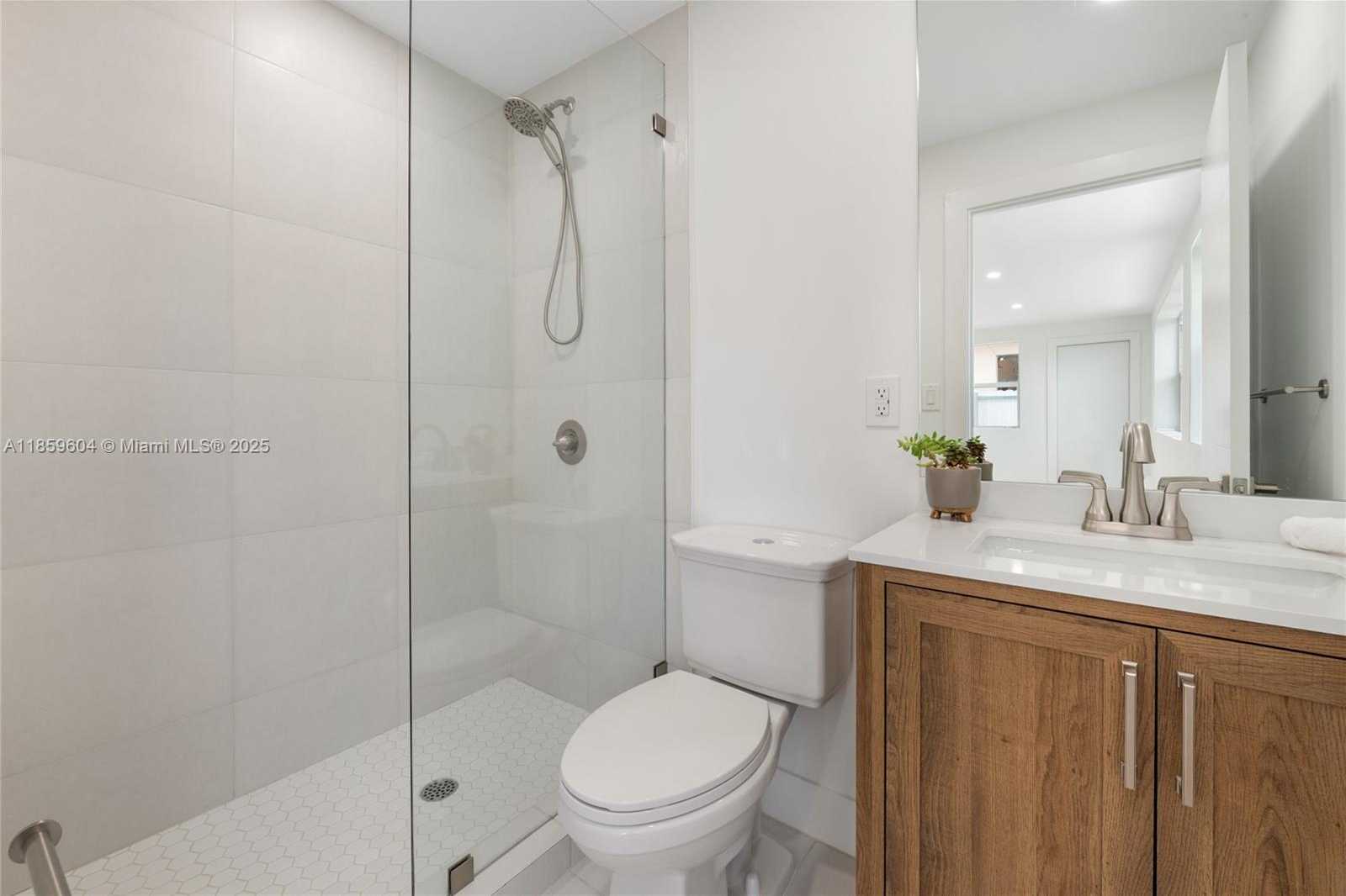 Small Image of 2811 SOUTH WEST 65TH AVE, Miami Number 34