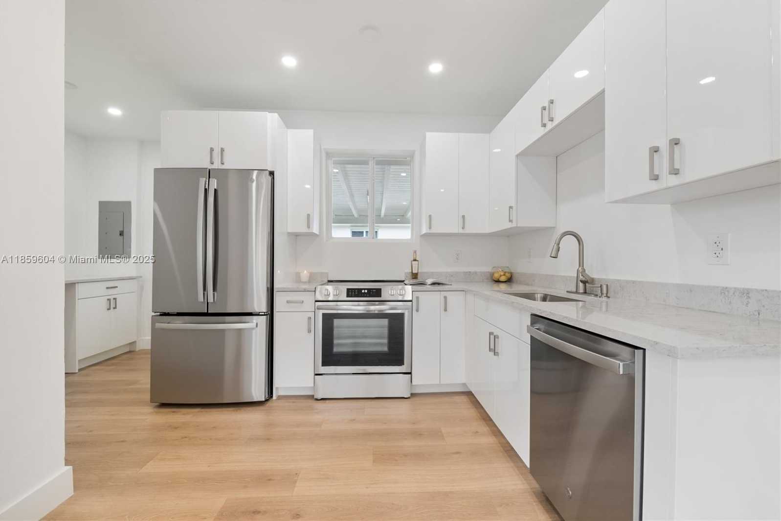 Small Image of 2811 SOUTH WEST 65TH AVE, Miami Number 7