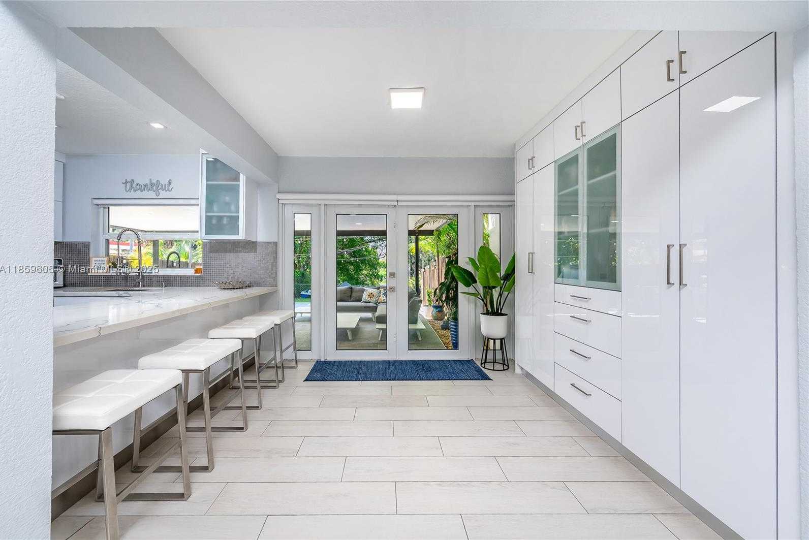 Small Image of 6704 CROOKED PALM TER, Miami Lakes Number 10