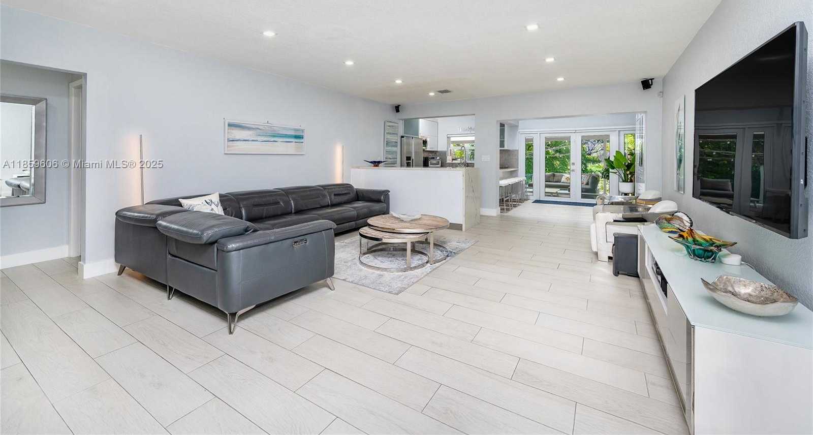 Small Image of 6704 CROOKED PALM TER, Miami Lakes Number 12
