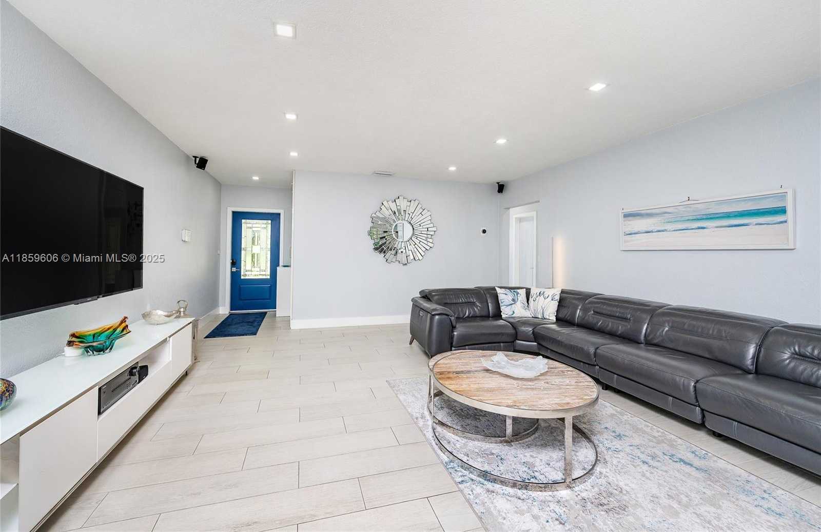 Small Image of 6704 CROOKED PALM TER, Miami Lakes Number 15