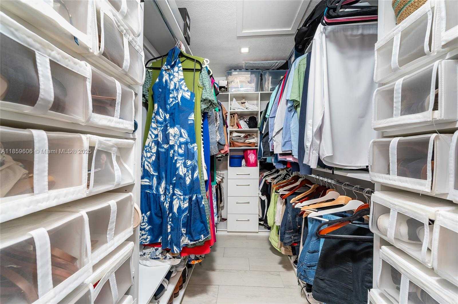 Small Image of 6704 CROOKED PALM TER, Miami Lakes Number 21