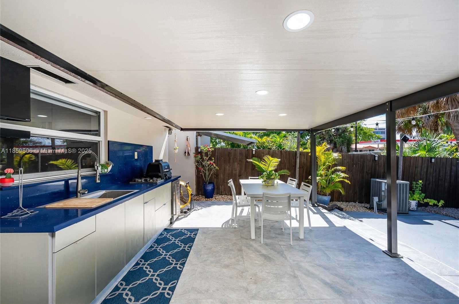 Small Image of 6704 CROOKED PALM TER, Miami Lakes Number 27