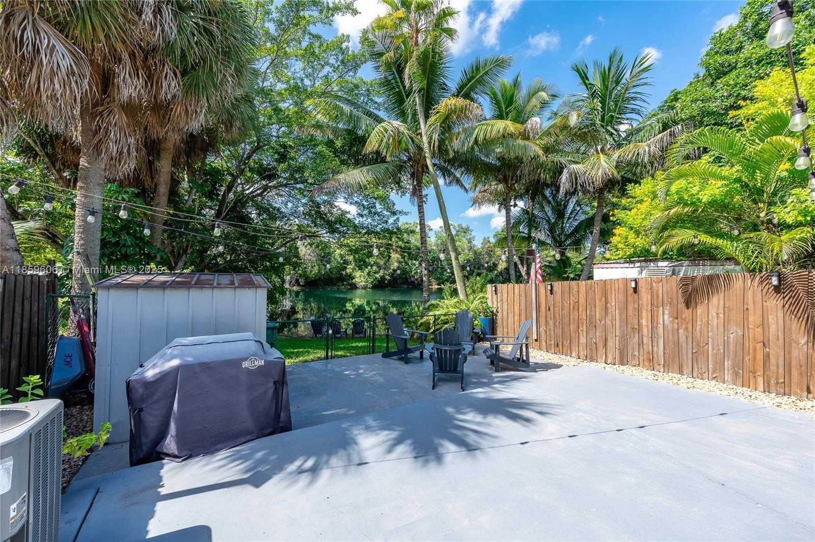 Small Image of 6704 CROOKED PALM TER, Miami Lakes Number 29