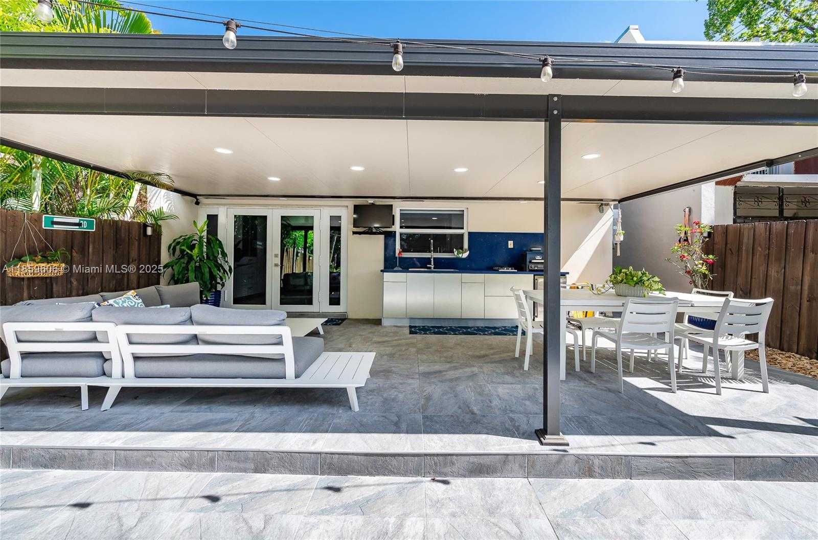 Small Image of 6704 CROOKED PALM TER, Miami Lakes Number 31