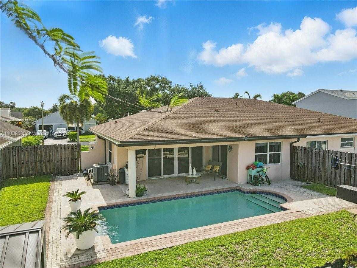 Small Image of 5874 SW 97th Terrace, Cooper City, FL 33328, USA Number 2