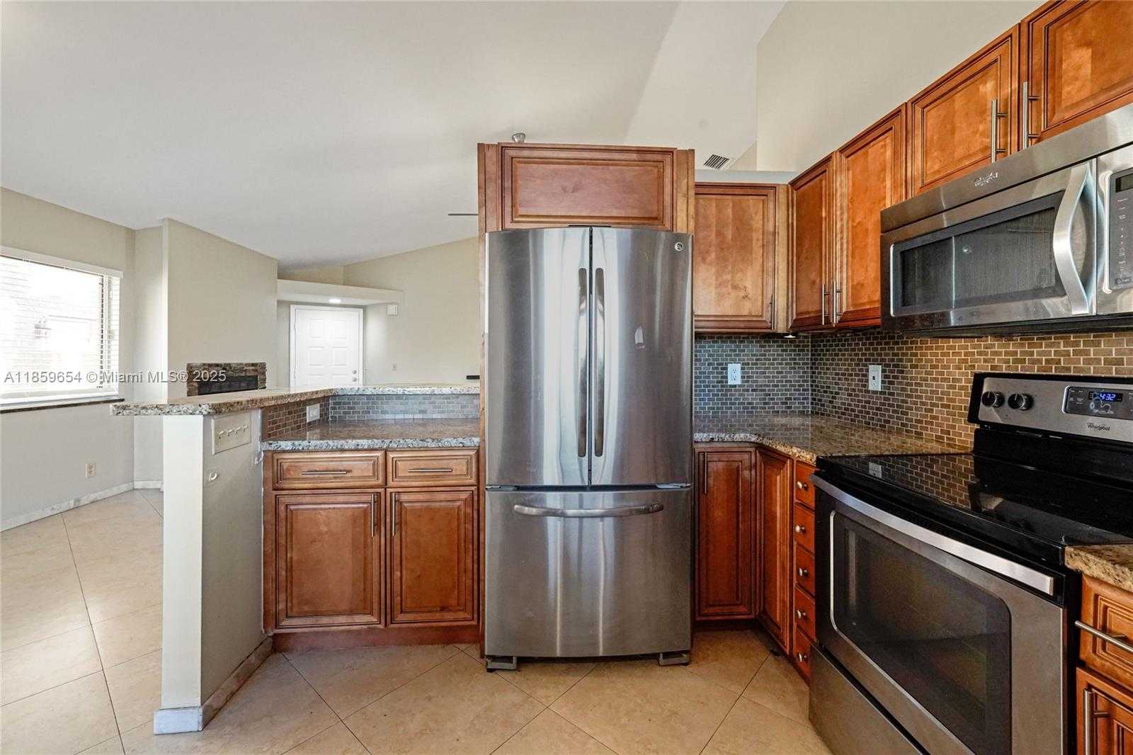 Small Image of 3887 NORTH WEST 7TH PL, Deerfield Beach Number 10