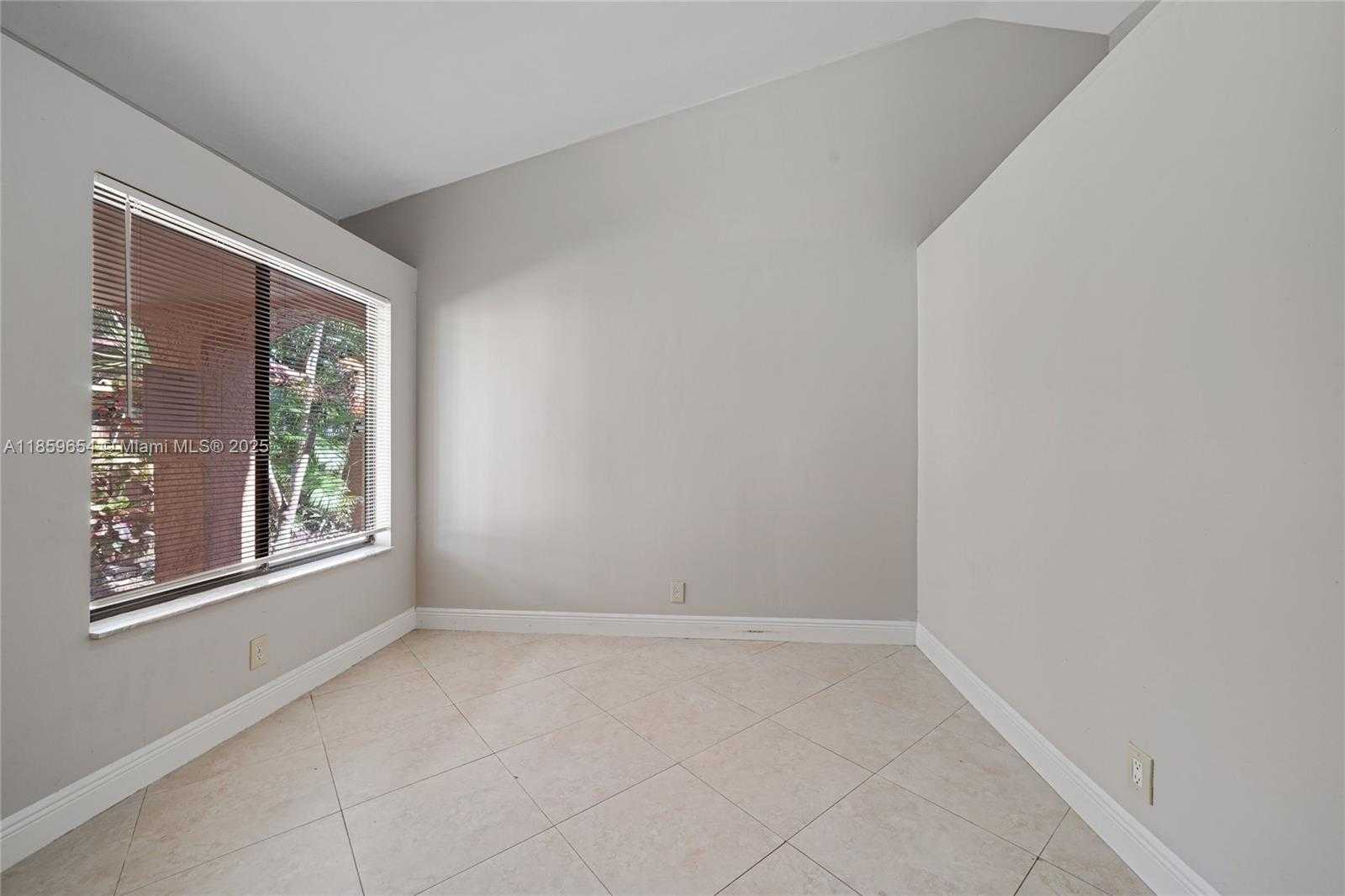 Small Image of 3887 NORTH WEST 7TH PL, Deerfield Beach Number 16