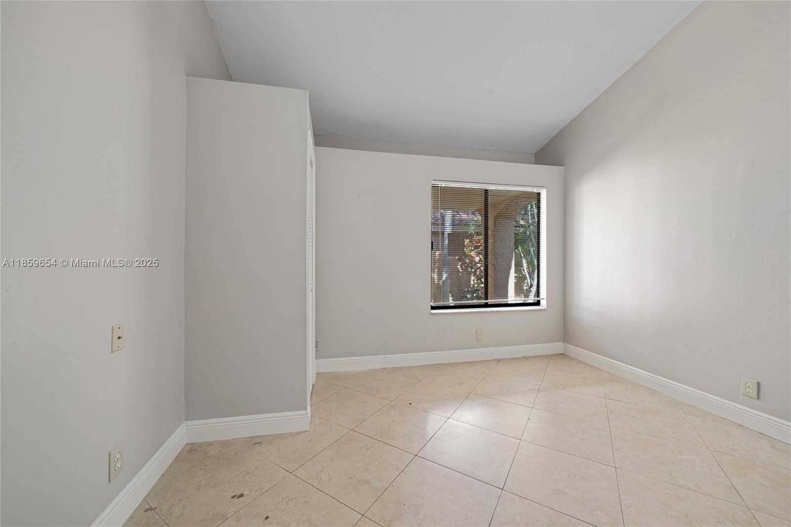 Small Image of 3887 NORTH WEST 7TH PL, Deerfield Beach Number 17