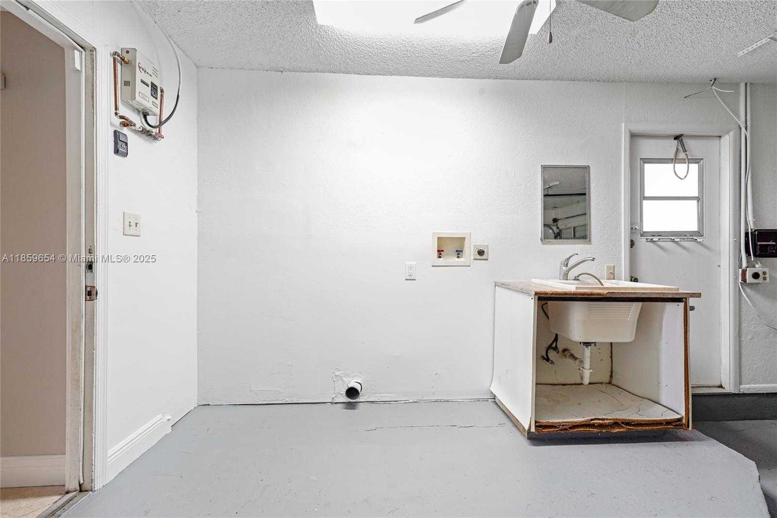 Small Image of 3887 NORTH WEST 7TH PL, Deerfield Beach Number 25