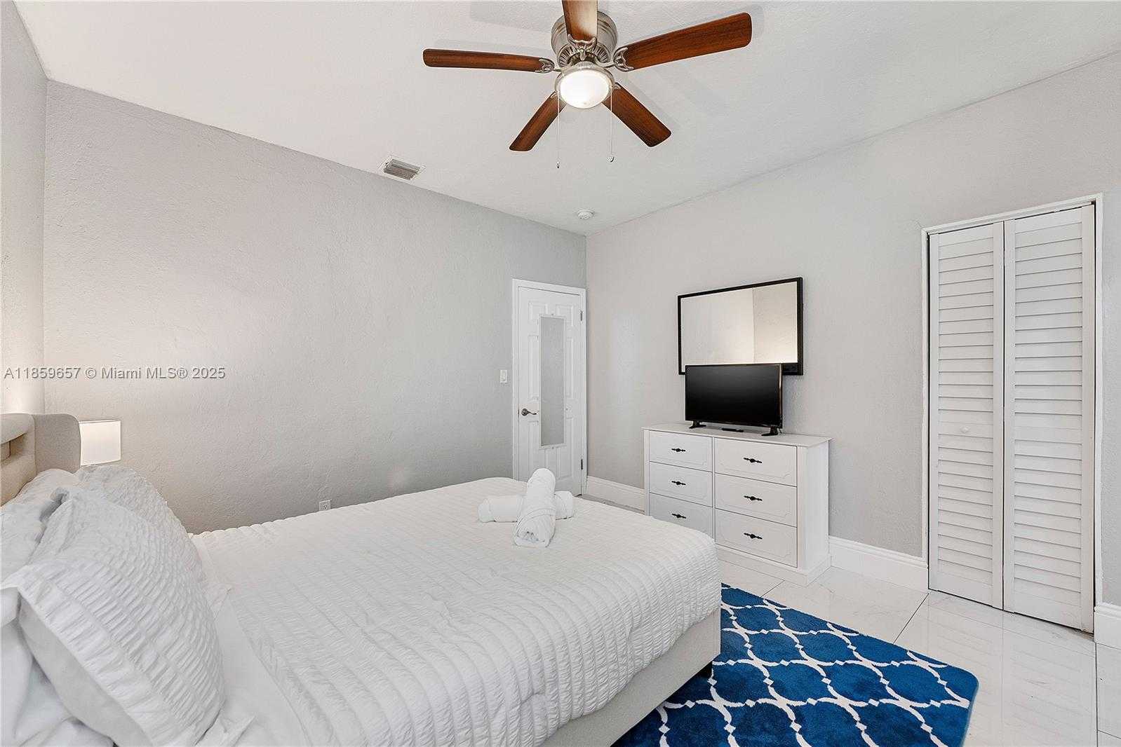 Small Image of 2227 CODY ST, Hollywood Number 12