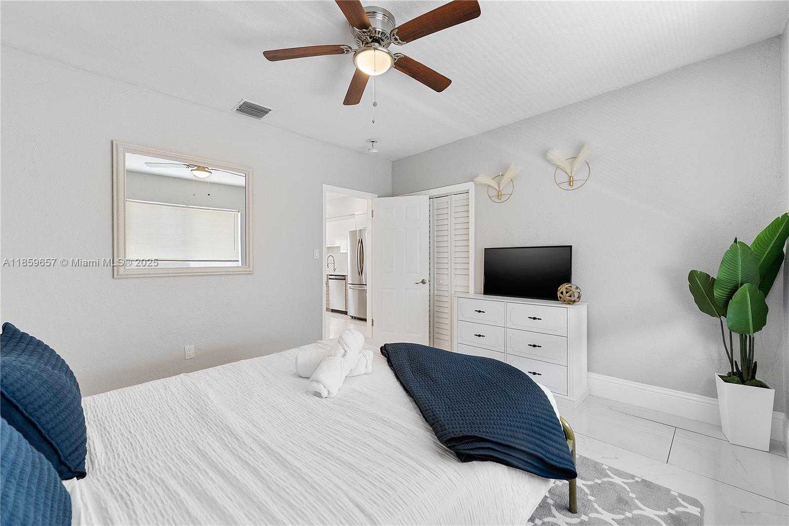 Small Image of 2227 CODY ST, Hollywood Number 17