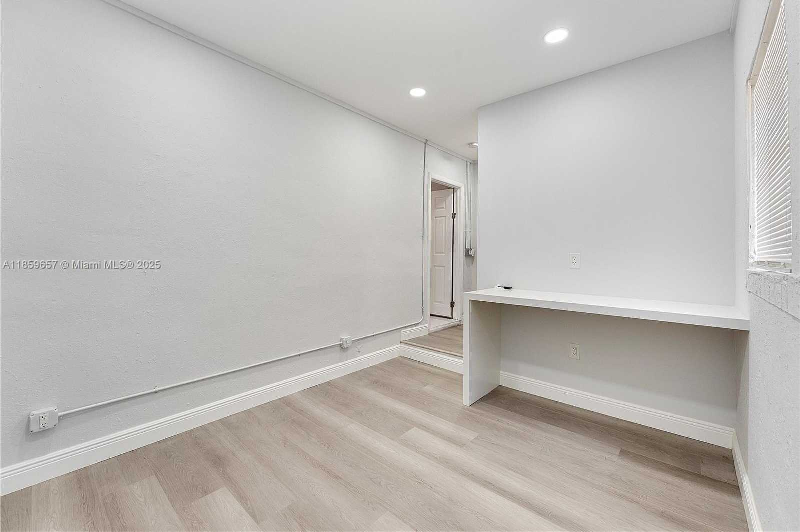 Small Image of 2227 CODY ST, Hollywood Number 19