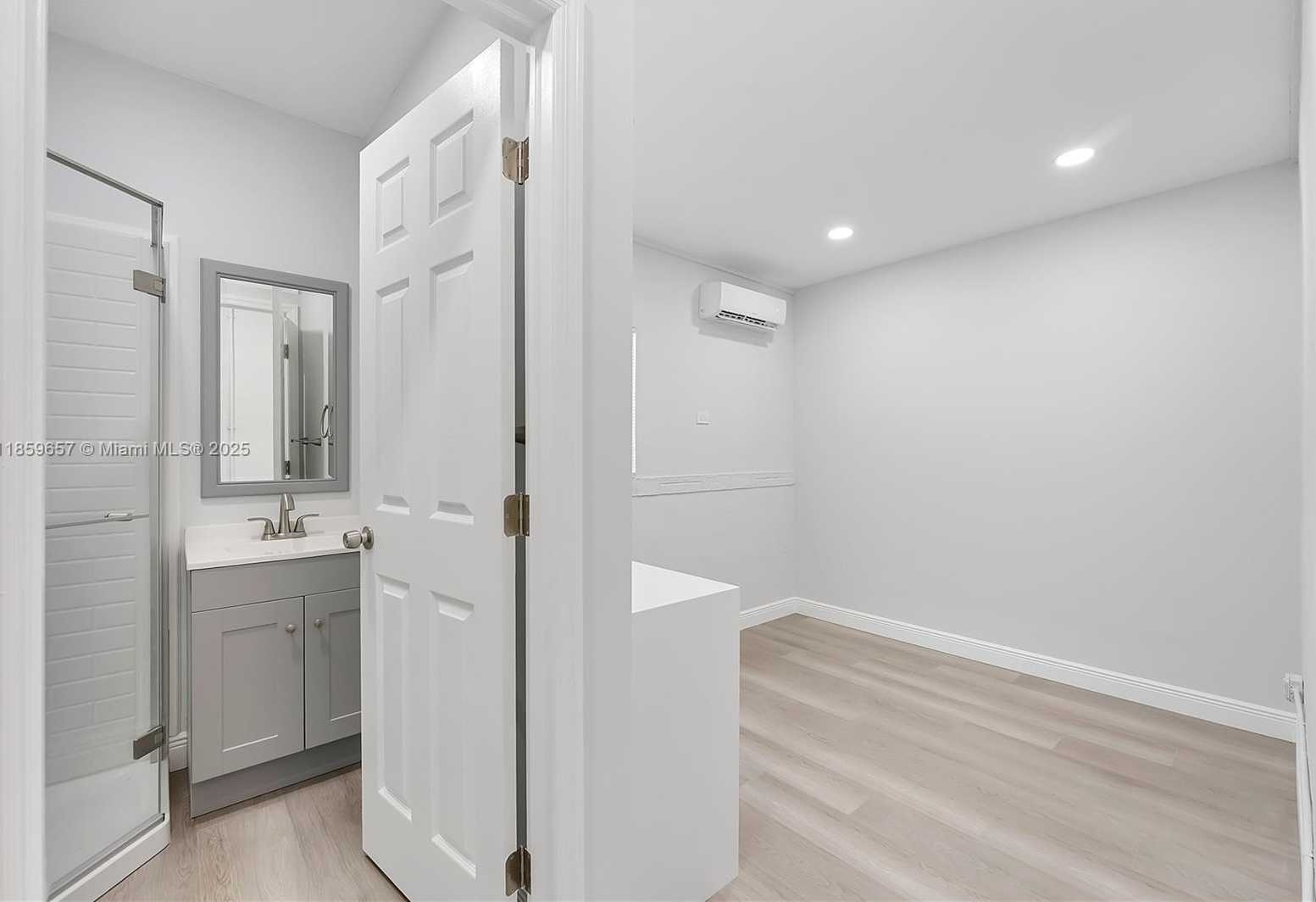 Small Image of 2227 CODY ST, Hollywood Number 21